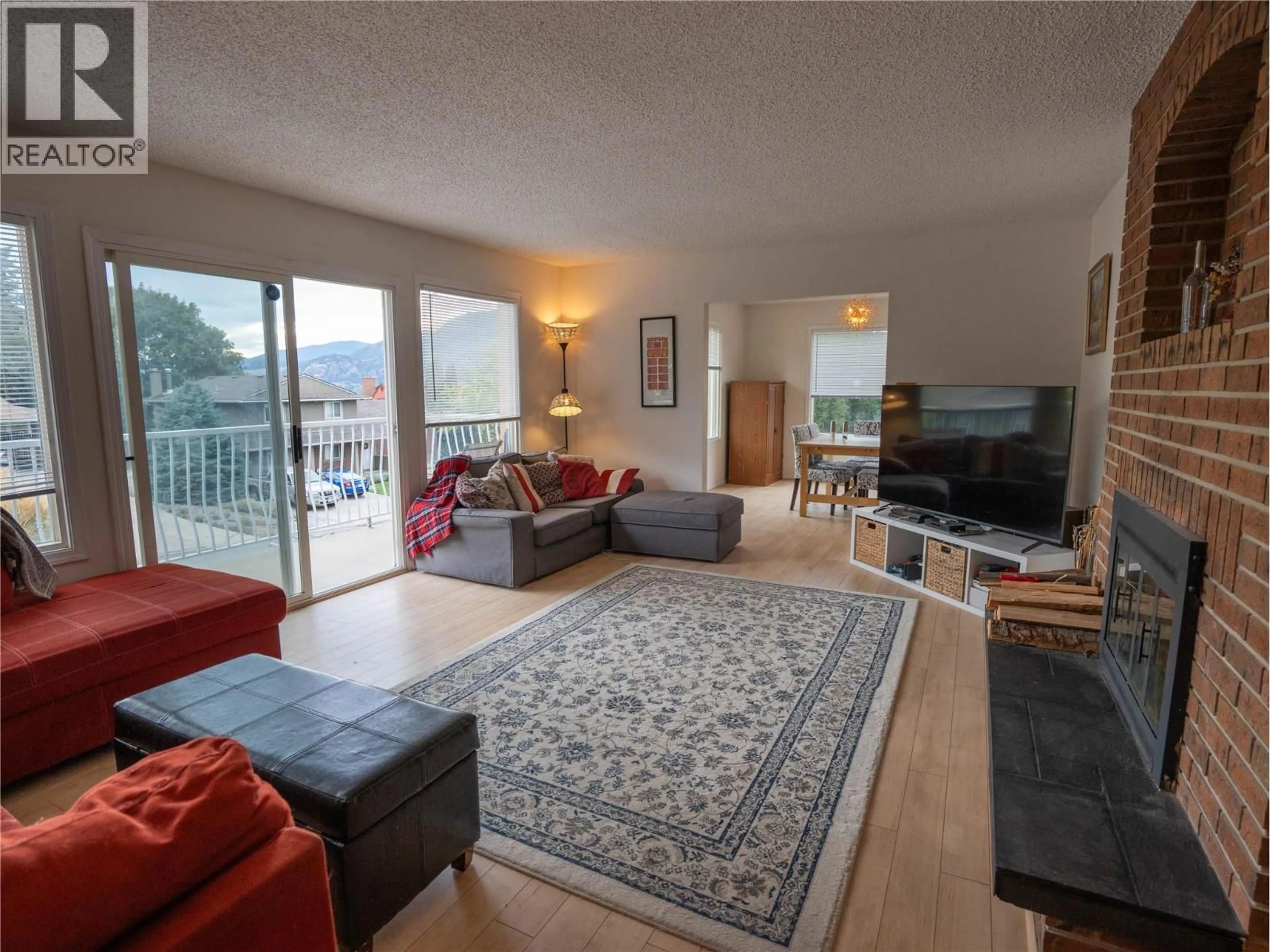 Living room with furniture, unknown for 190 DAFOE PLACE, Penticton British Columbia V2A7E6