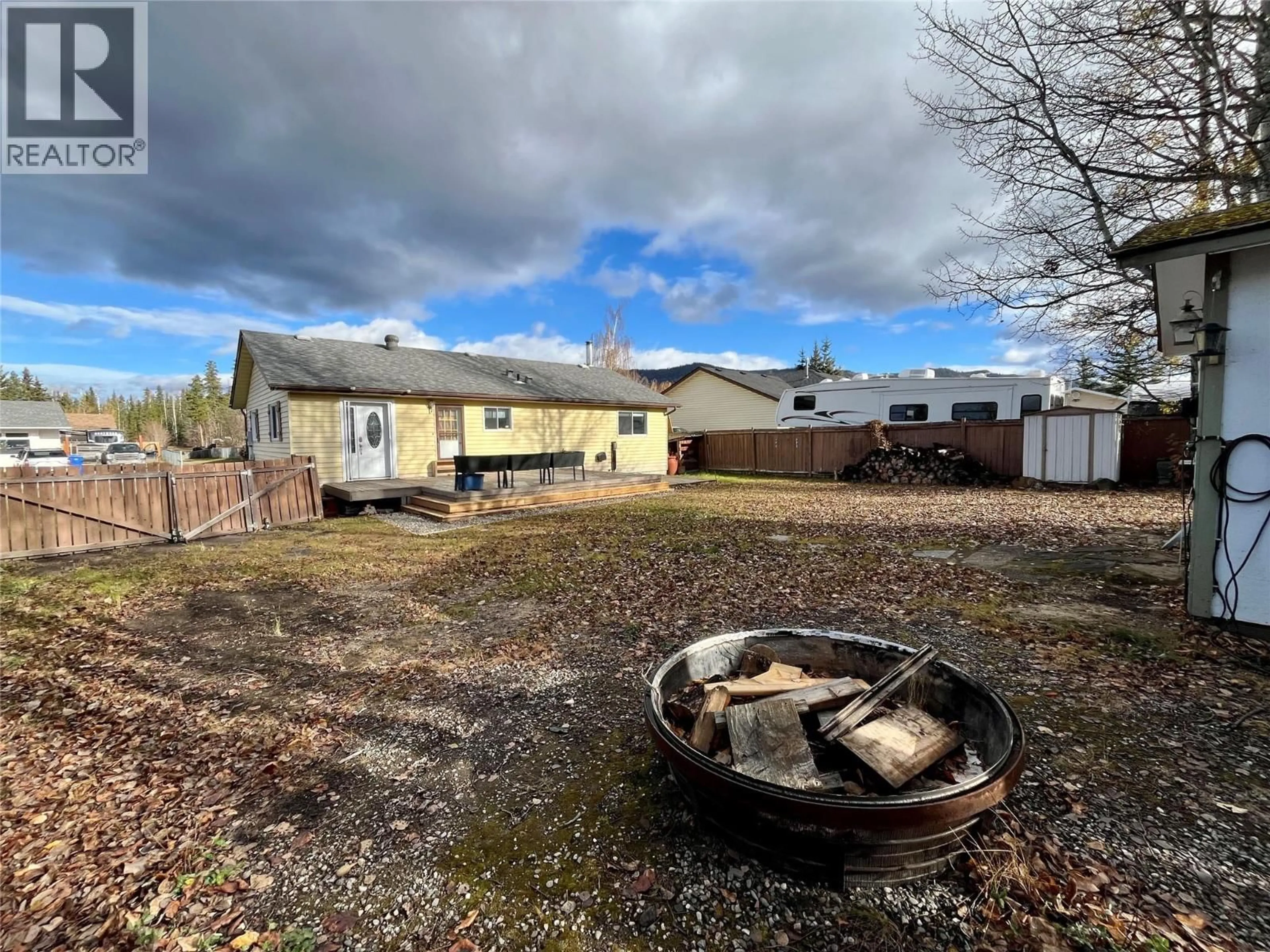 A pic from outside/outdoor area/front of a property/back of a property/a pic from drone, unknown for 144 BERGERON DRIVE, Tumbler Ridge British Columbia V0C2W0