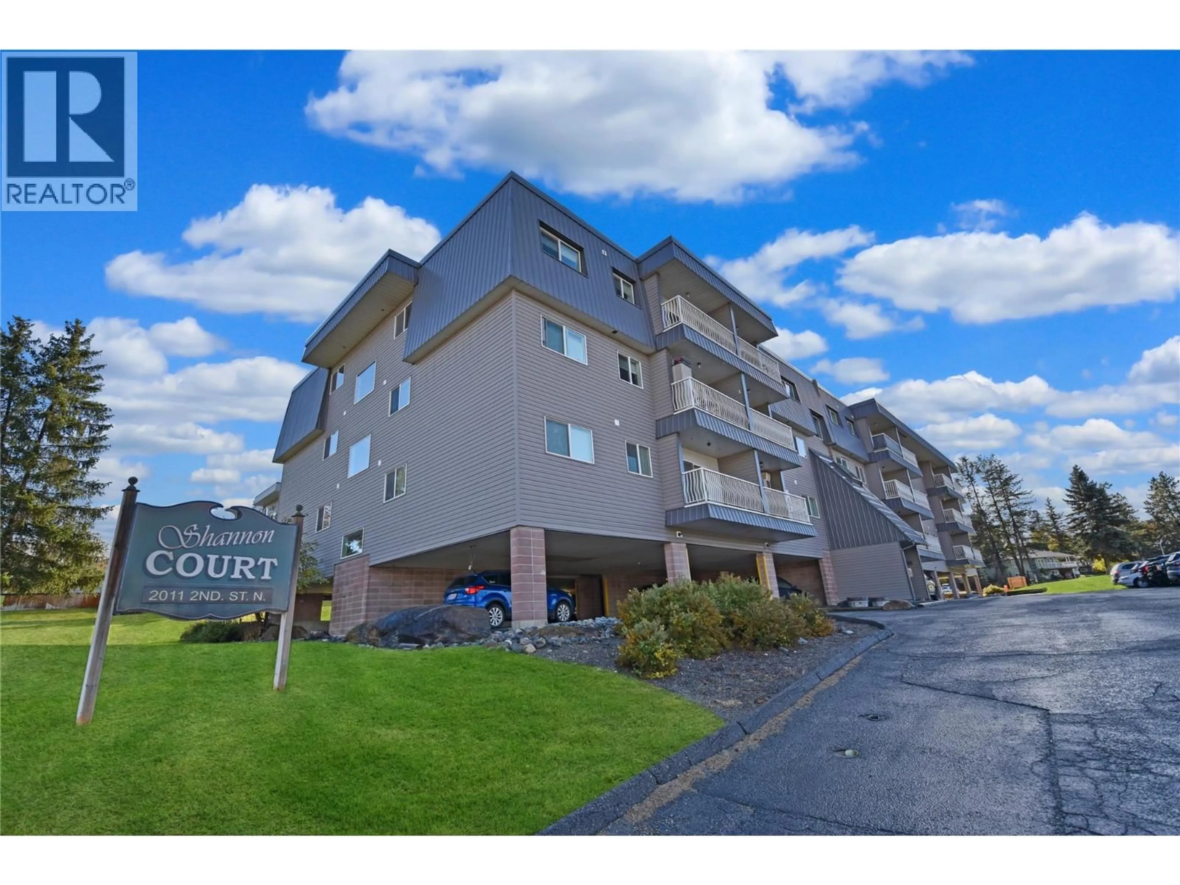 A pic from outside/outdoor area/front of a property/back of a property/a pic from drone, unknown for 307 - 2011 2ND ST N OTHER, Cranbrook British Columbia V1C3L4