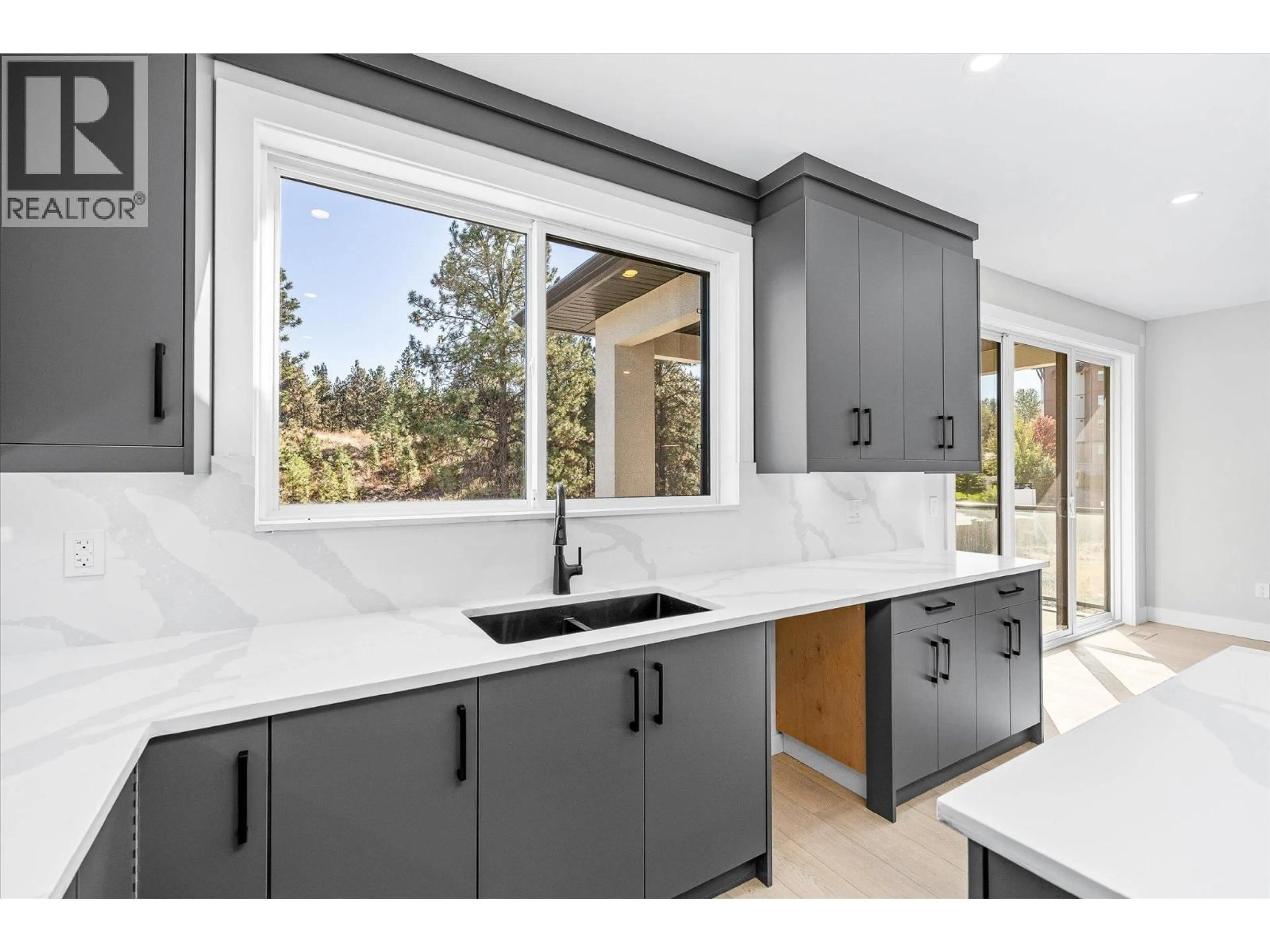 Open concept kitchen, ceramic/tile floor for 1675 HARBOUR VIEW CRESCENT, West Kelowna British Columbia V1Z4E1