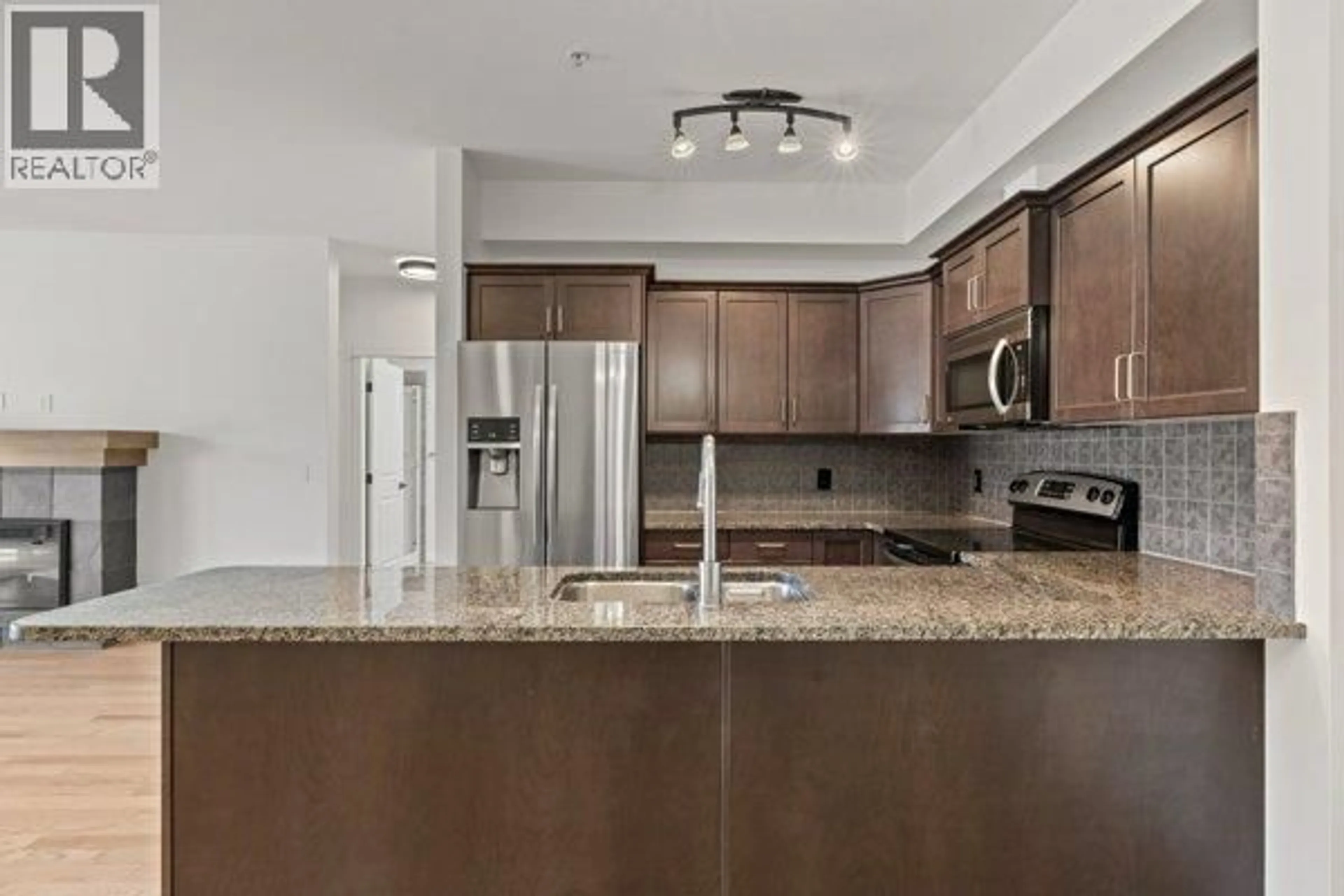 Standard kitchen, unknown for 201 - 2142 VASILE ROAD, Kelowna British Columbia V1Y6H5