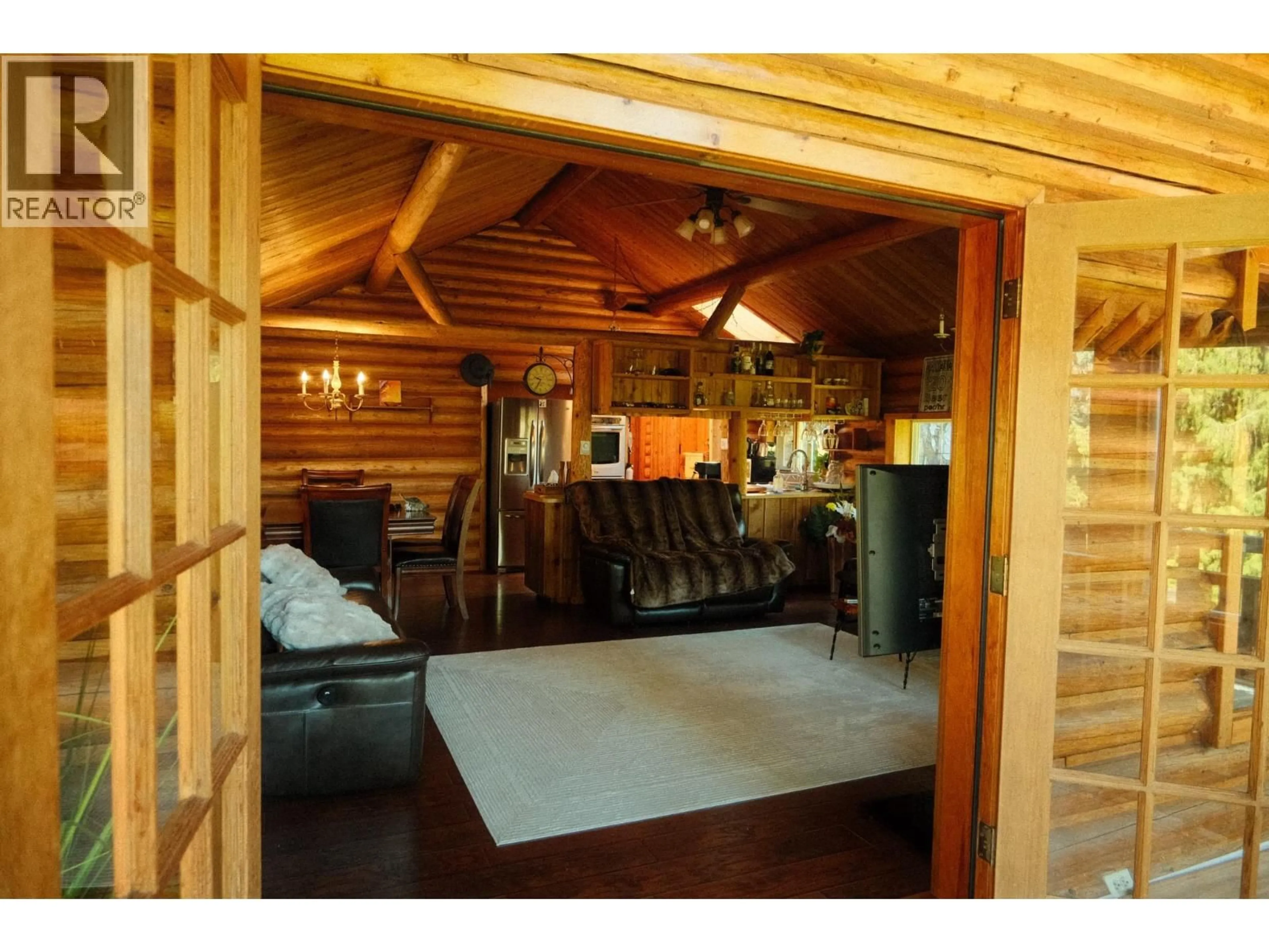 Indoor foyer for 4061 TORRY ROAD, Eagle Bay British Columbia V0E1T0