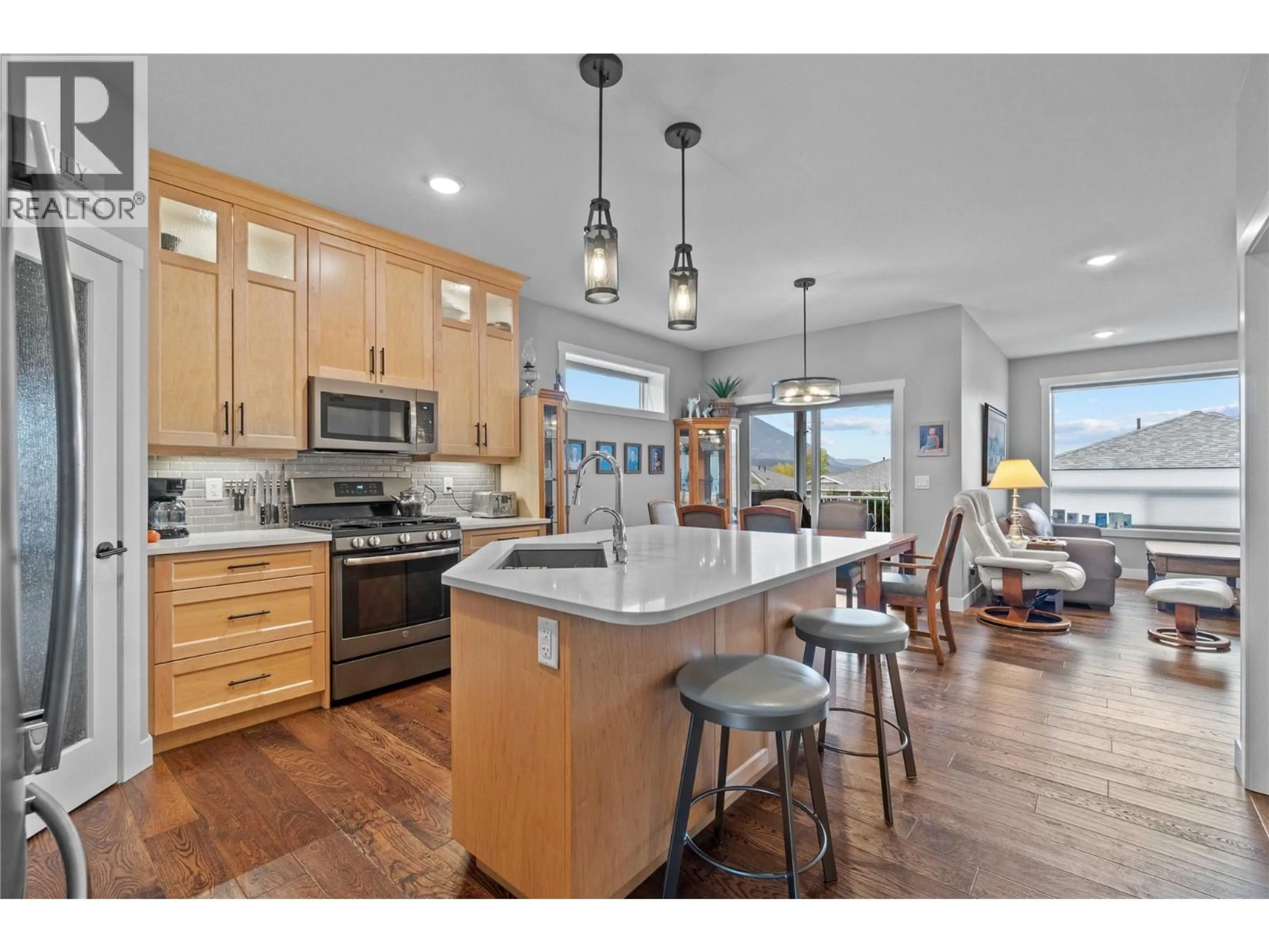 Open concept kitchen, unknown for 32 - 1791 10 STREET SOUTHWEST, Salmon Arm British Columbia V1E0E9