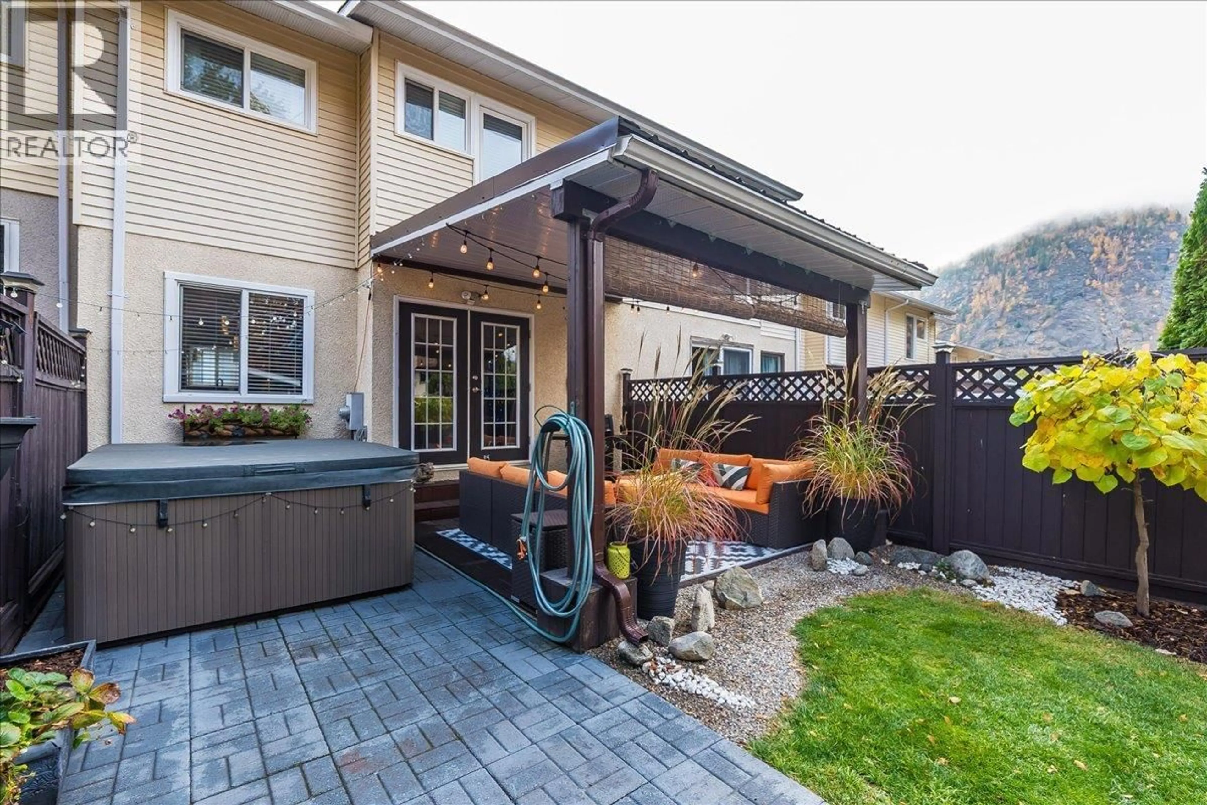 Patio, street for 3395 LAUREL CRESCENT, Trail British Columbia V1R4M9