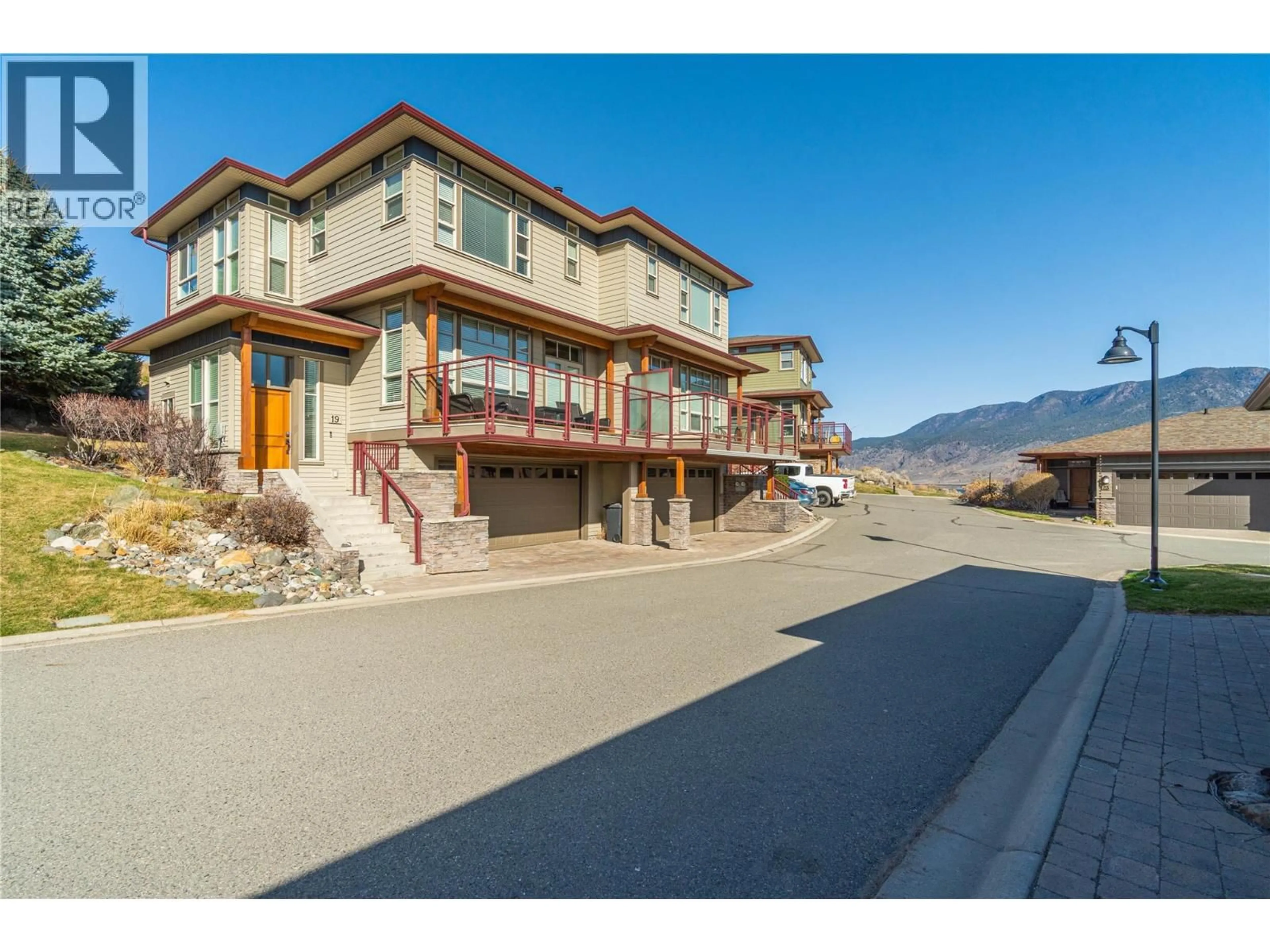 A pic from outside/outdoor area/front of a property/back of a property/a pic from drone, mountain view for 19 - 175 HOLLOWAY DRIVE, Kamloops British Columbia V1S0B2