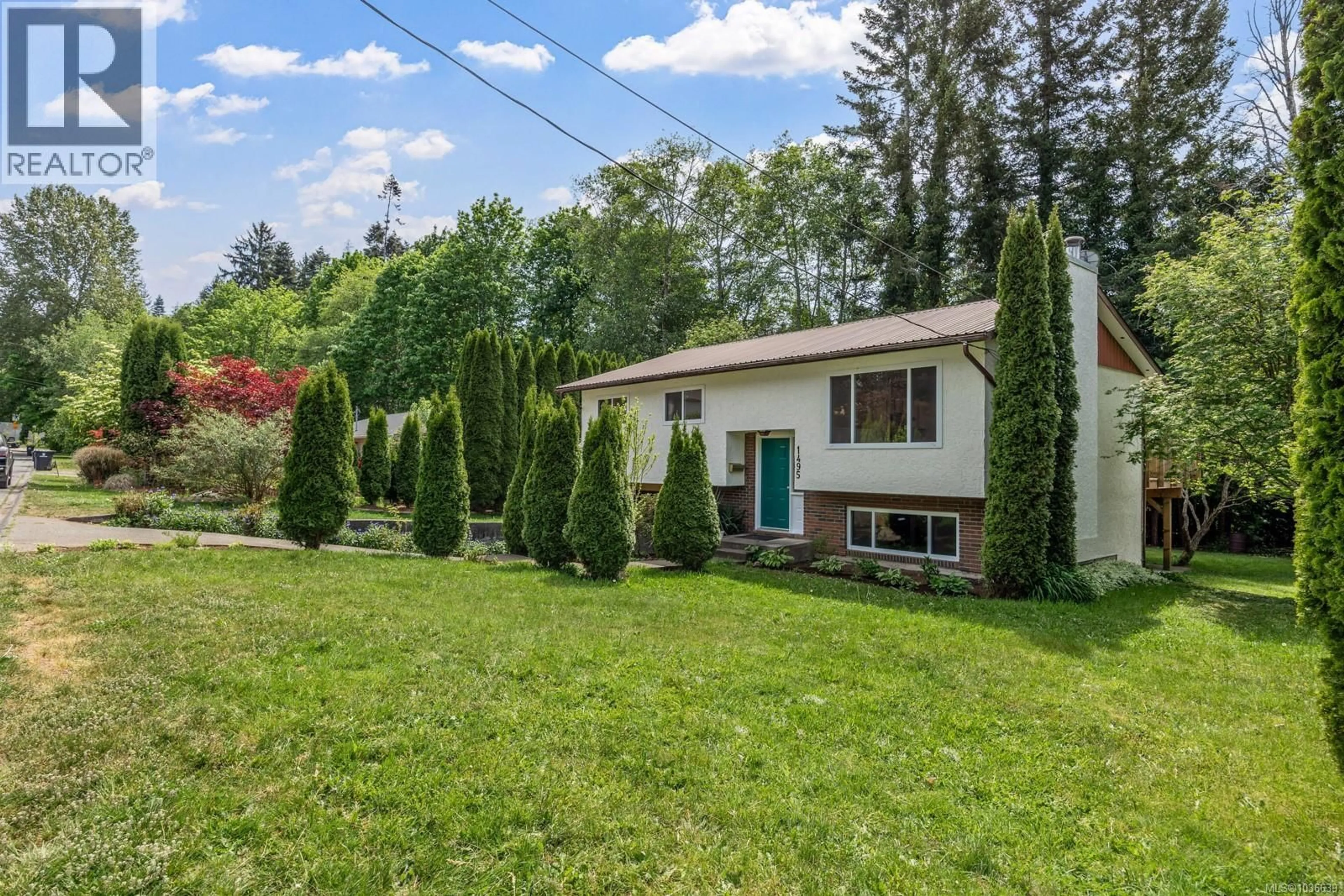 Patio, unknown for 1495 HOBSON AVENUE, Courtenay British Columbia V9N6P2