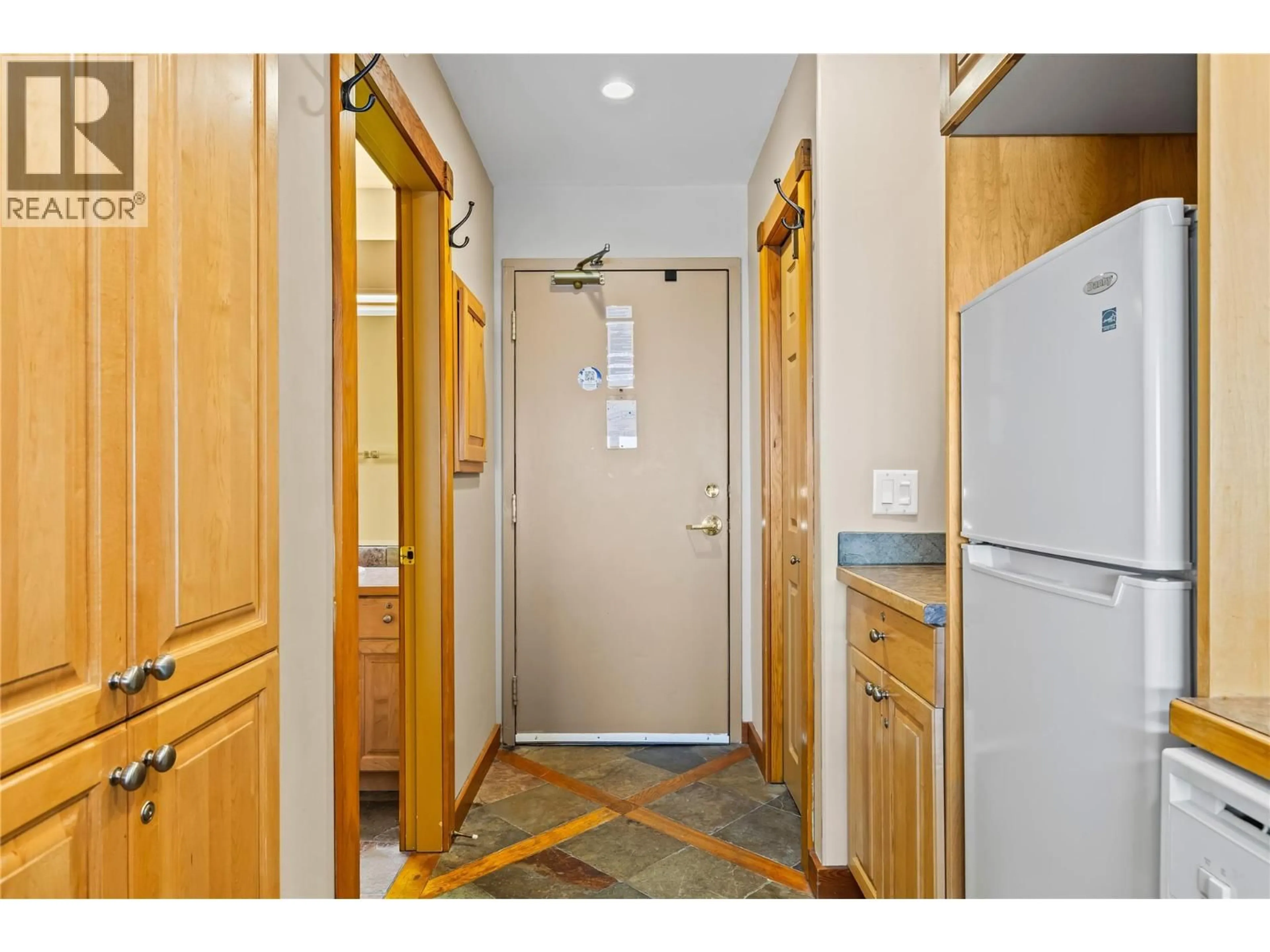 Indoor entryway for 304 - 5275 BIG WHITE ROAD, Big White British Columbia V1P1T4