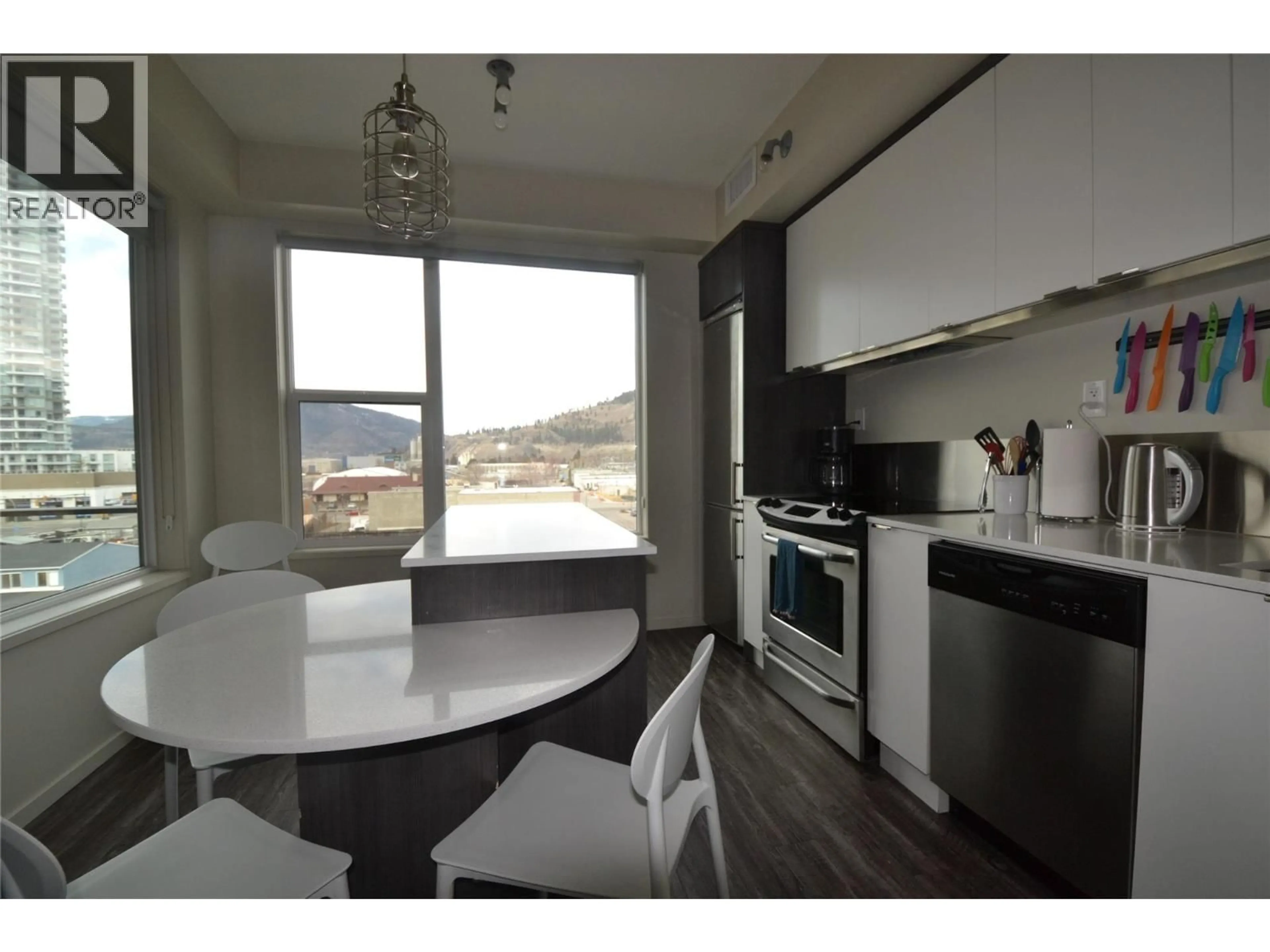 Standard kitchen, wood/laminate floor for 505 - 1290 ST. PAUL STREET, Kelowna British Columbia V1Y2C9