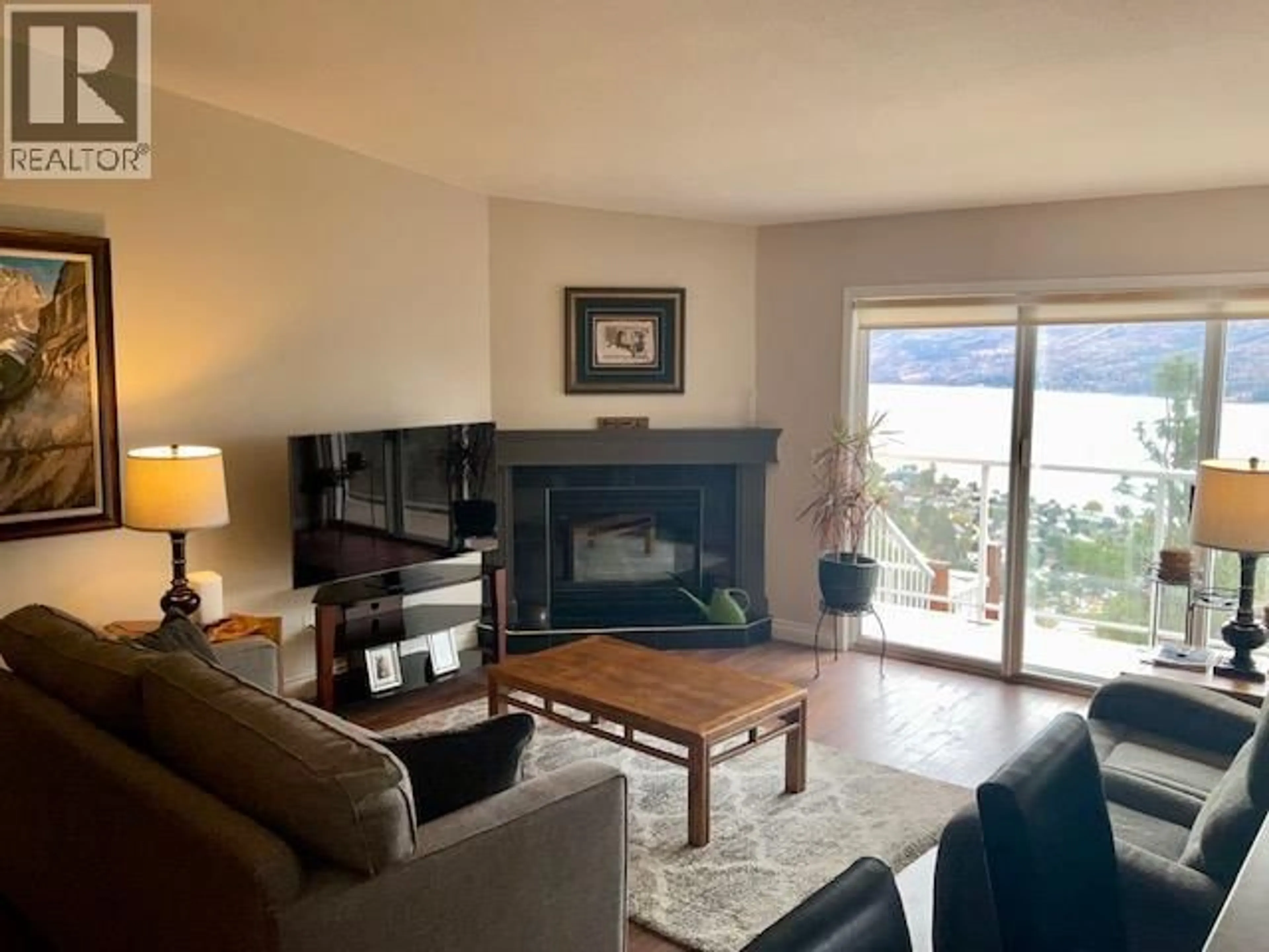 Living room with furniture, unknown for 204 - 4450 PONDEROSA DRIVE, Peachland British Columbia V0H1X5