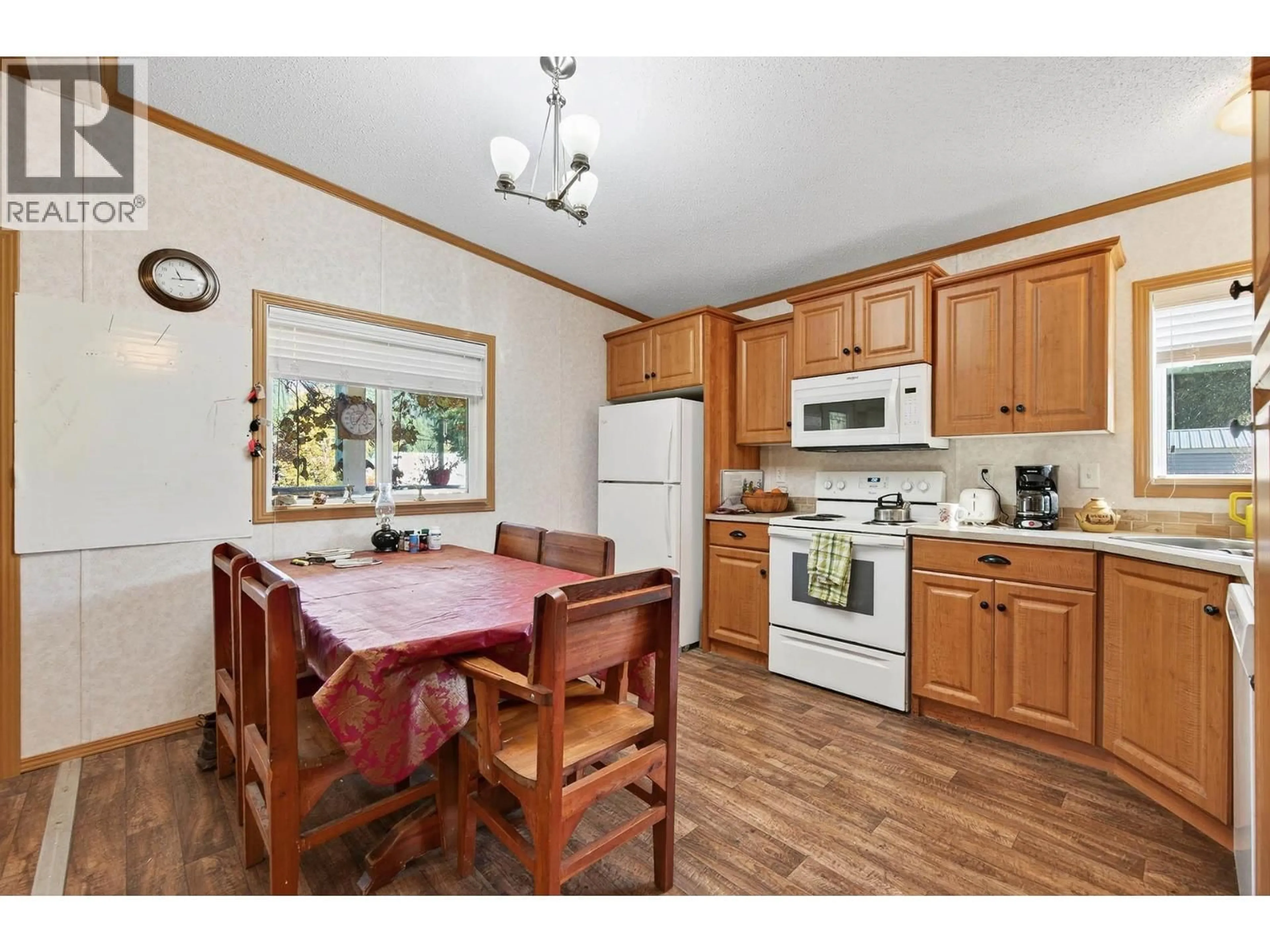 Standard kitchen, unknown for 436 HYDRO ROAD, Clearwater British Columbia V0E1N1