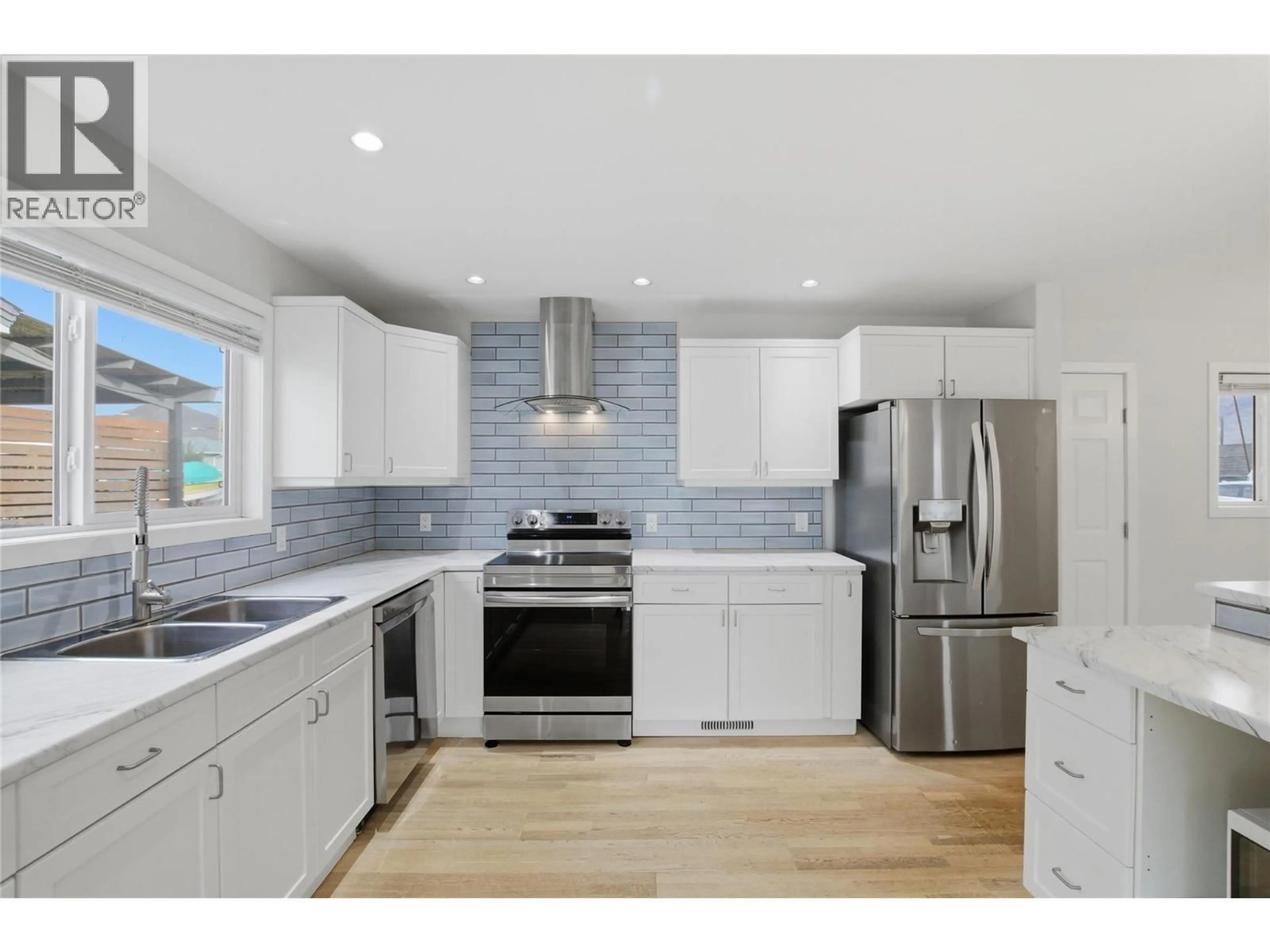 Open concept kitchen, unknown for 1044 SELKIRK AVENUE, Kamloops British Columbia V2B1V3