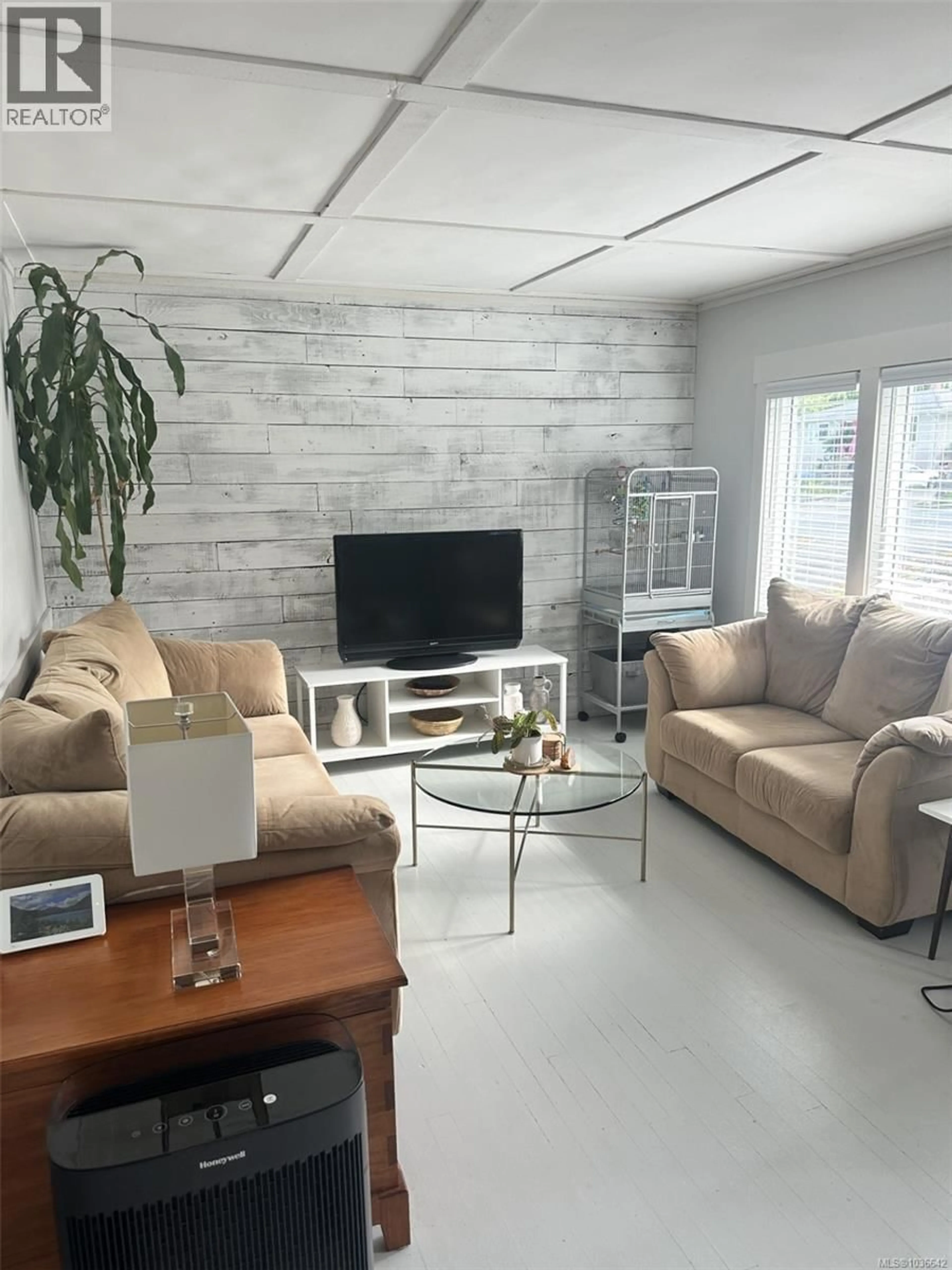 Living room with furniture, unknown for 2552 ANDERSON AVENUE, Port Alberni British Columbia V9Y2W2