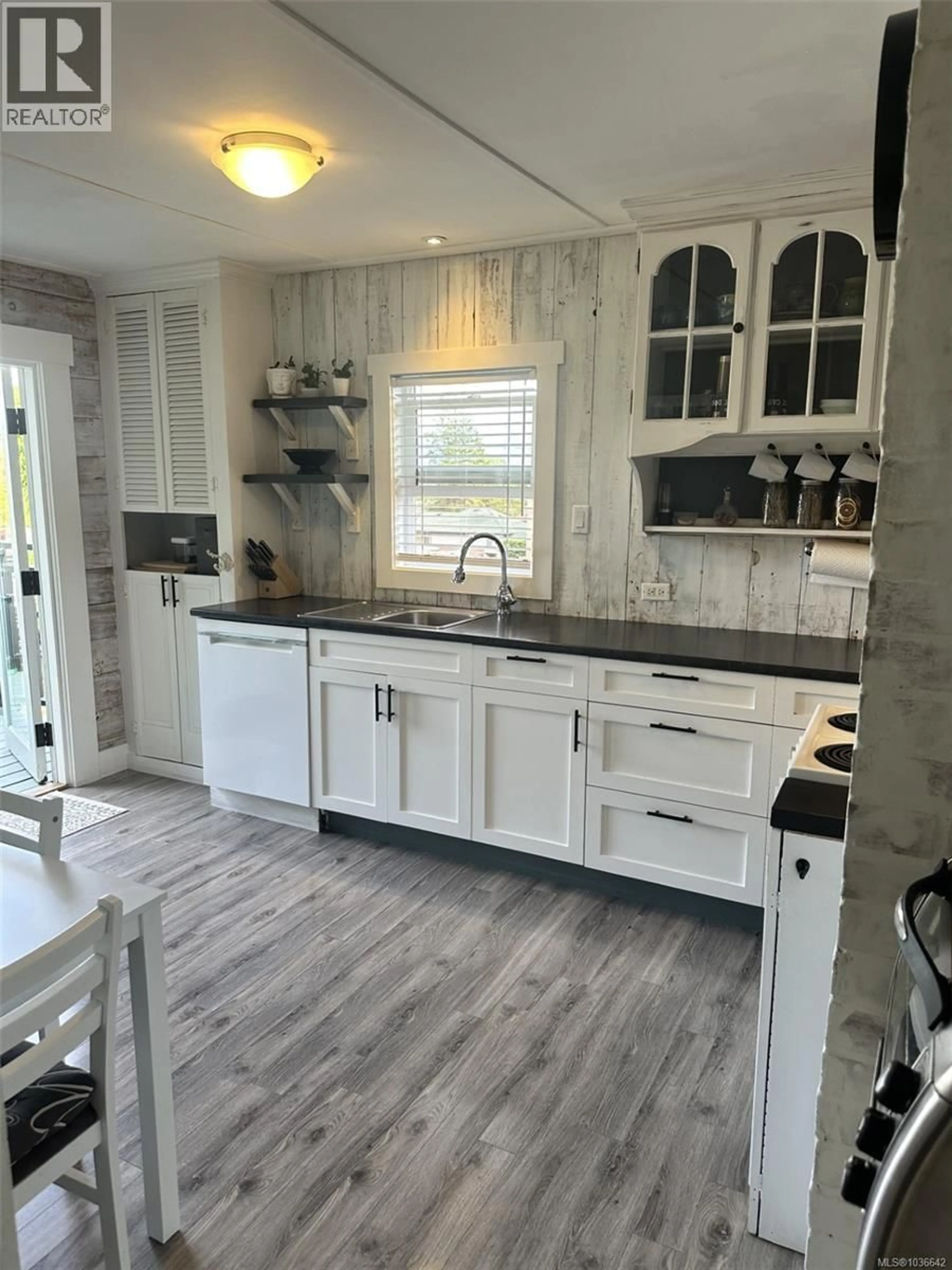 Open concept kitchen, unknown for 2552 ANDERSON AVENUE, Port Alberni British Columbia V9Y2W2