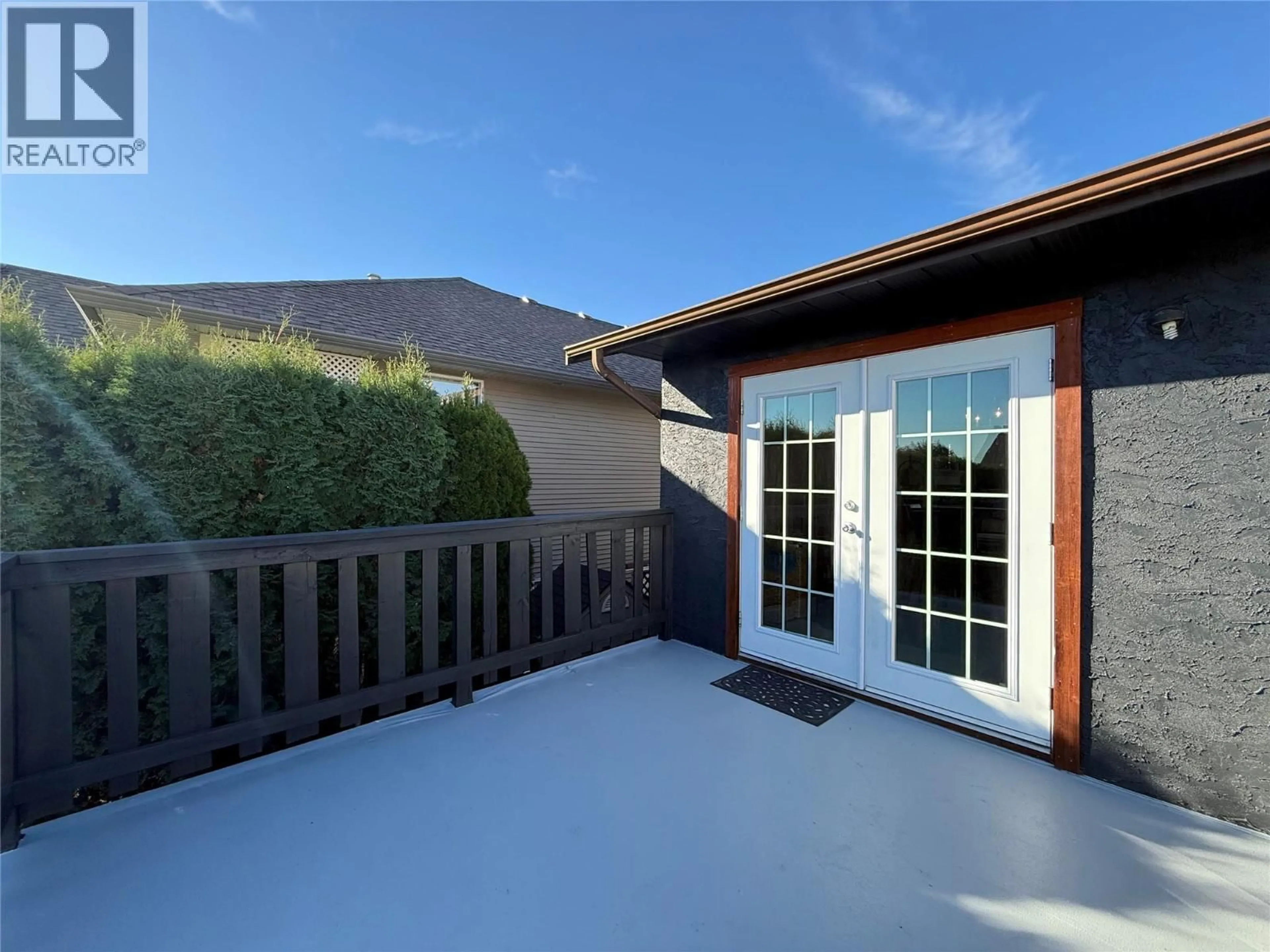 Patio, street for 861 NICOLANI STREET, Kamloops British Columbia V2B8C6