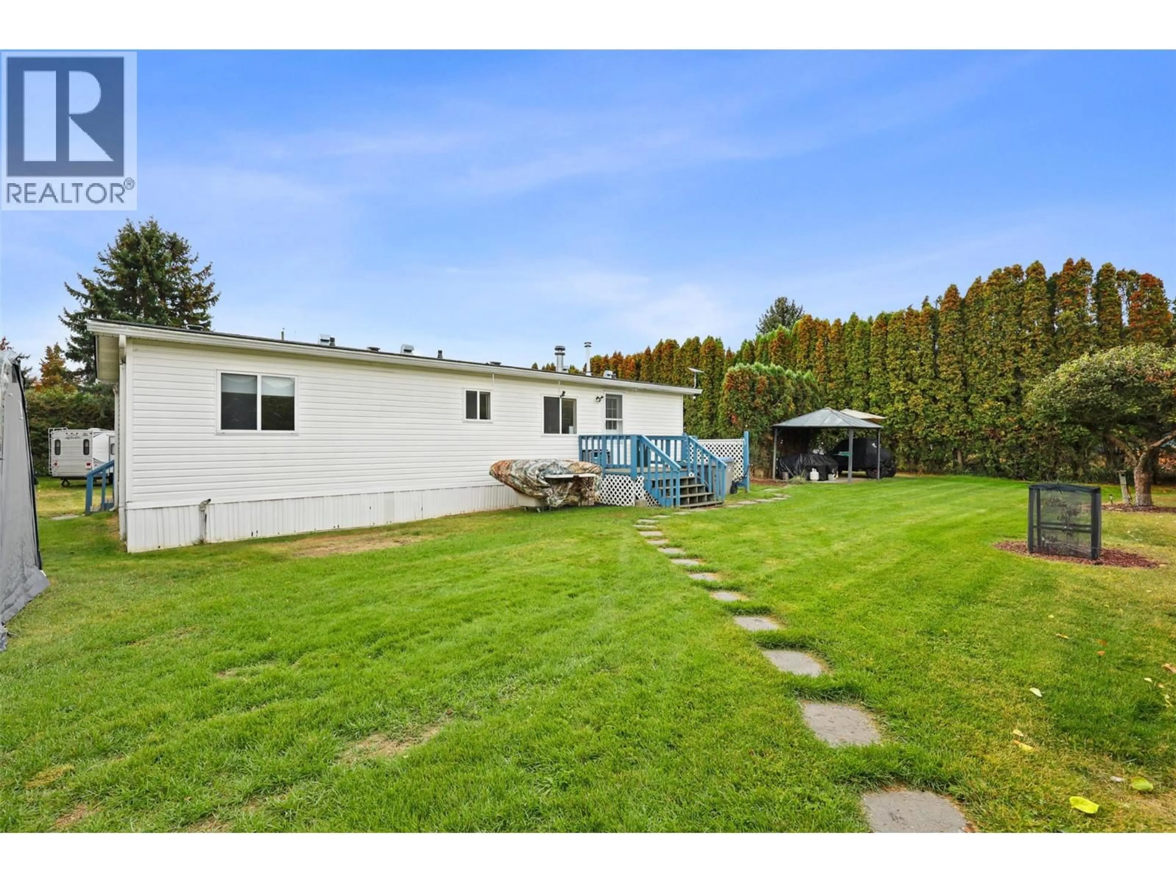 A pic from outside/outdoor area/front of a property/back of a property/a pic from drone, unknown for 120 ZIRNHELT ROAD, Kamloops British Columbia V2H0B3