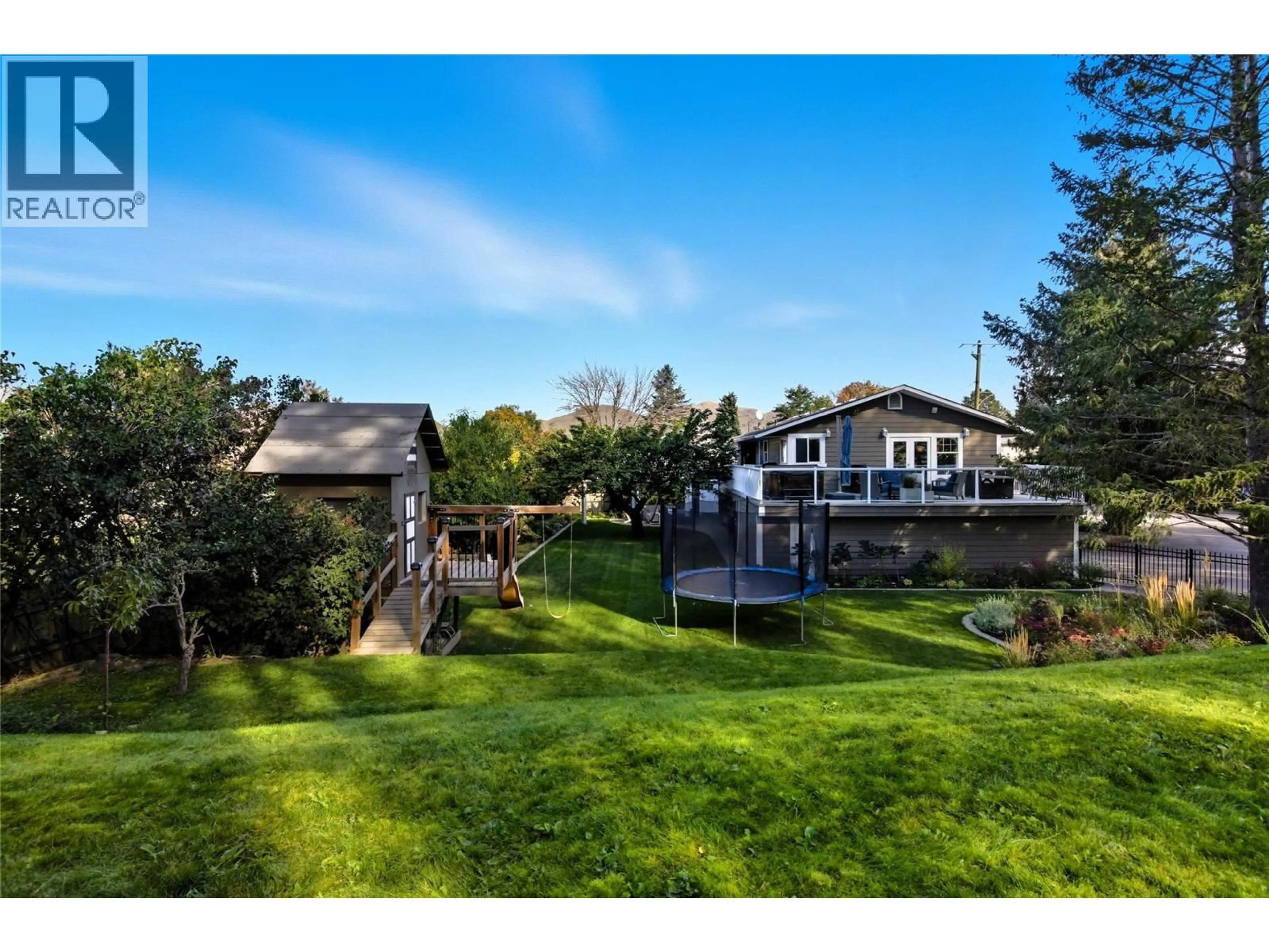 A pic from outside/outdoor area/front of a property/back of a property/a pic from drone, water/lake/river/ocean view for 502 HOLT STREET, Kamloops British Columbia V2B5E7