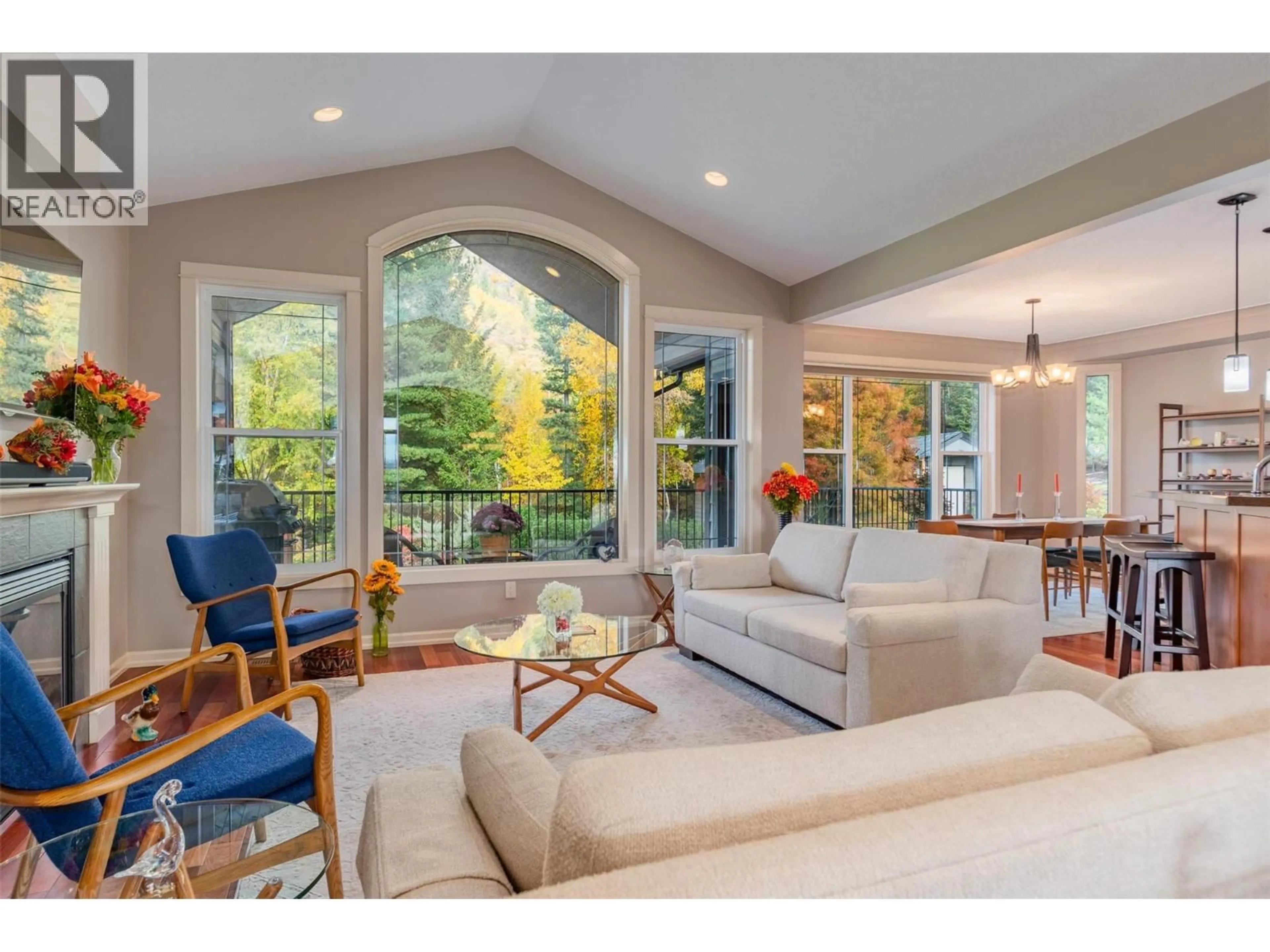 Living room with furniture, unknown for 7912 BIRCHWOOD DRIVE, Trail British Columbia V1R4Y4
