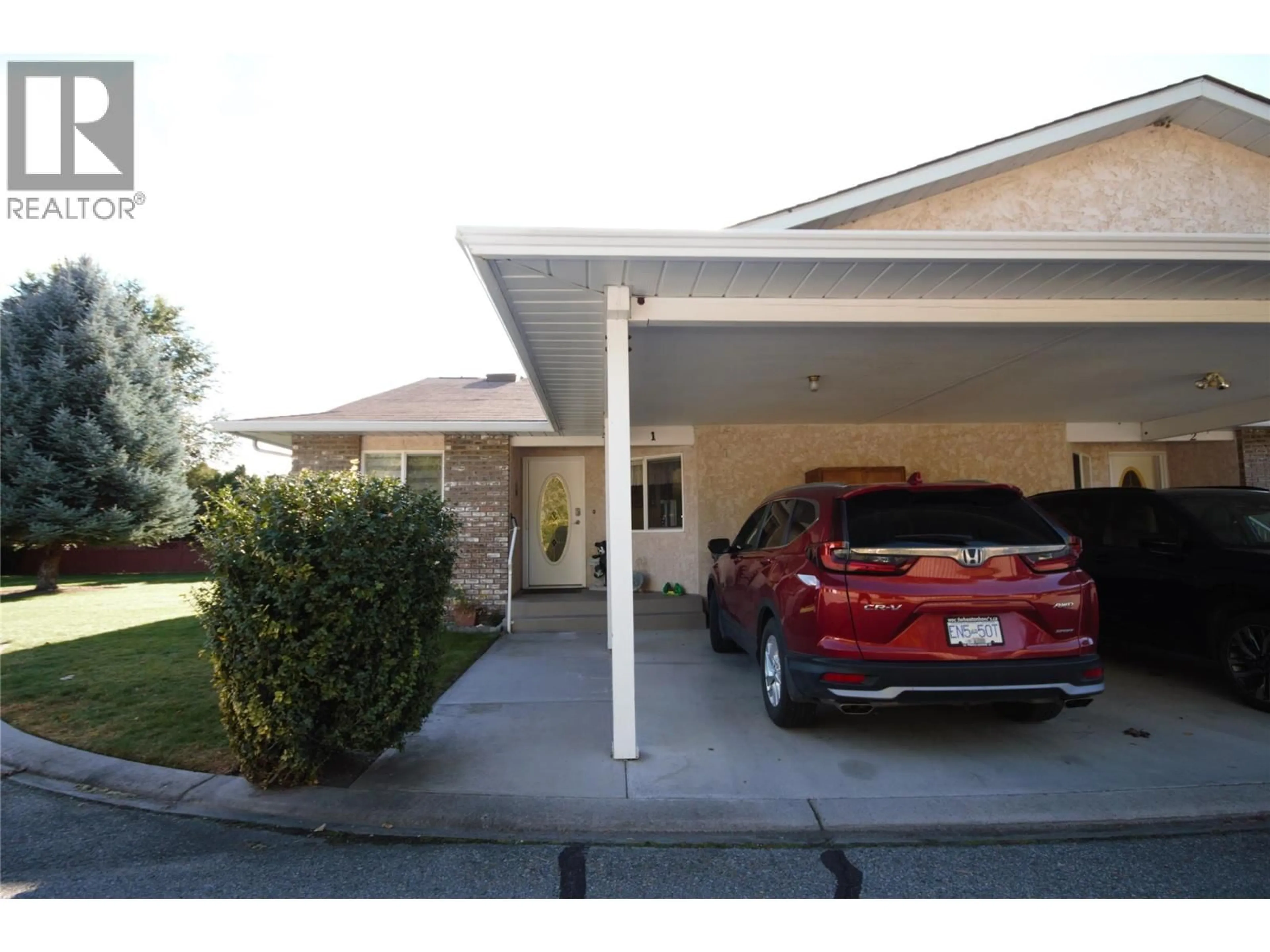 Indoor garage for 1 - 115 REDWING PLACE, Oliver British Columbia V0H1T4