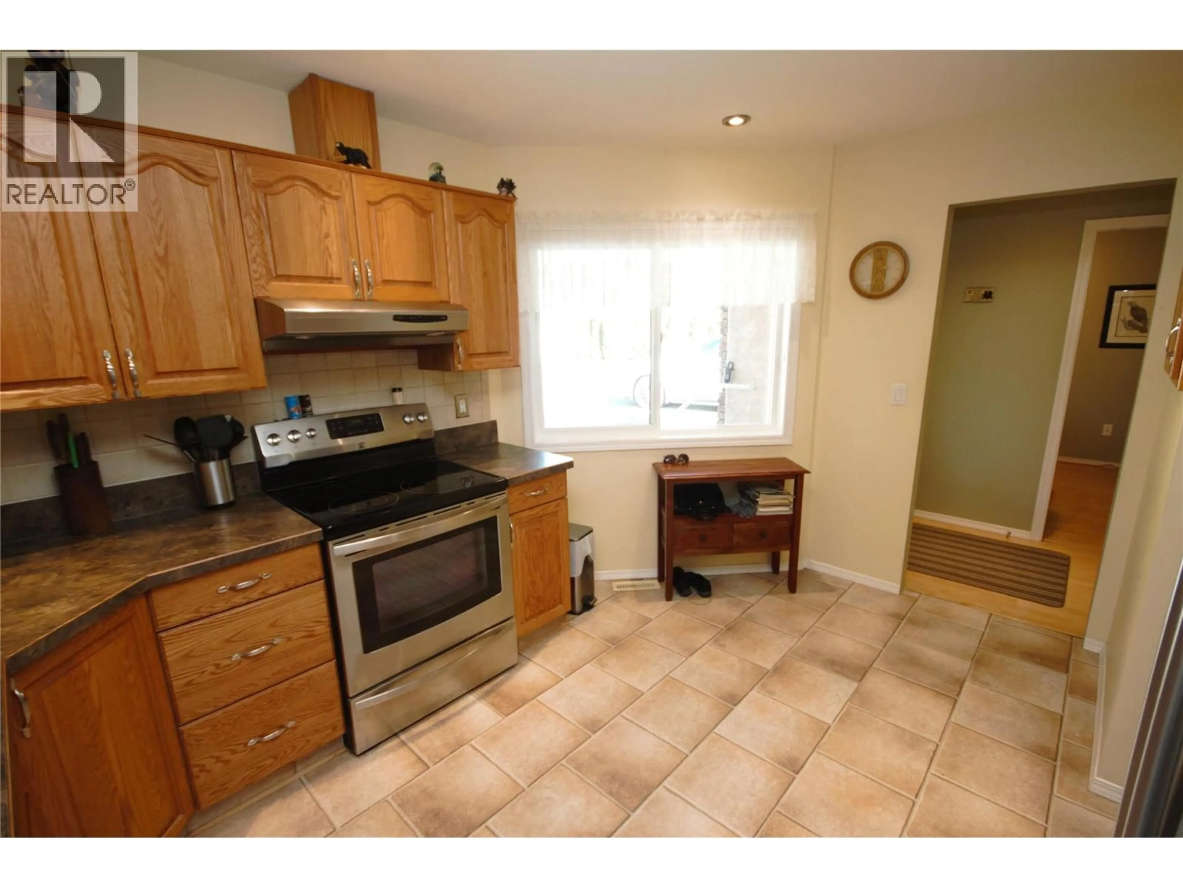 Standard kitchen, ceramic/tile floor for 1 - 115 REDWING PLACE, Oliver British Columbia V0H1T4