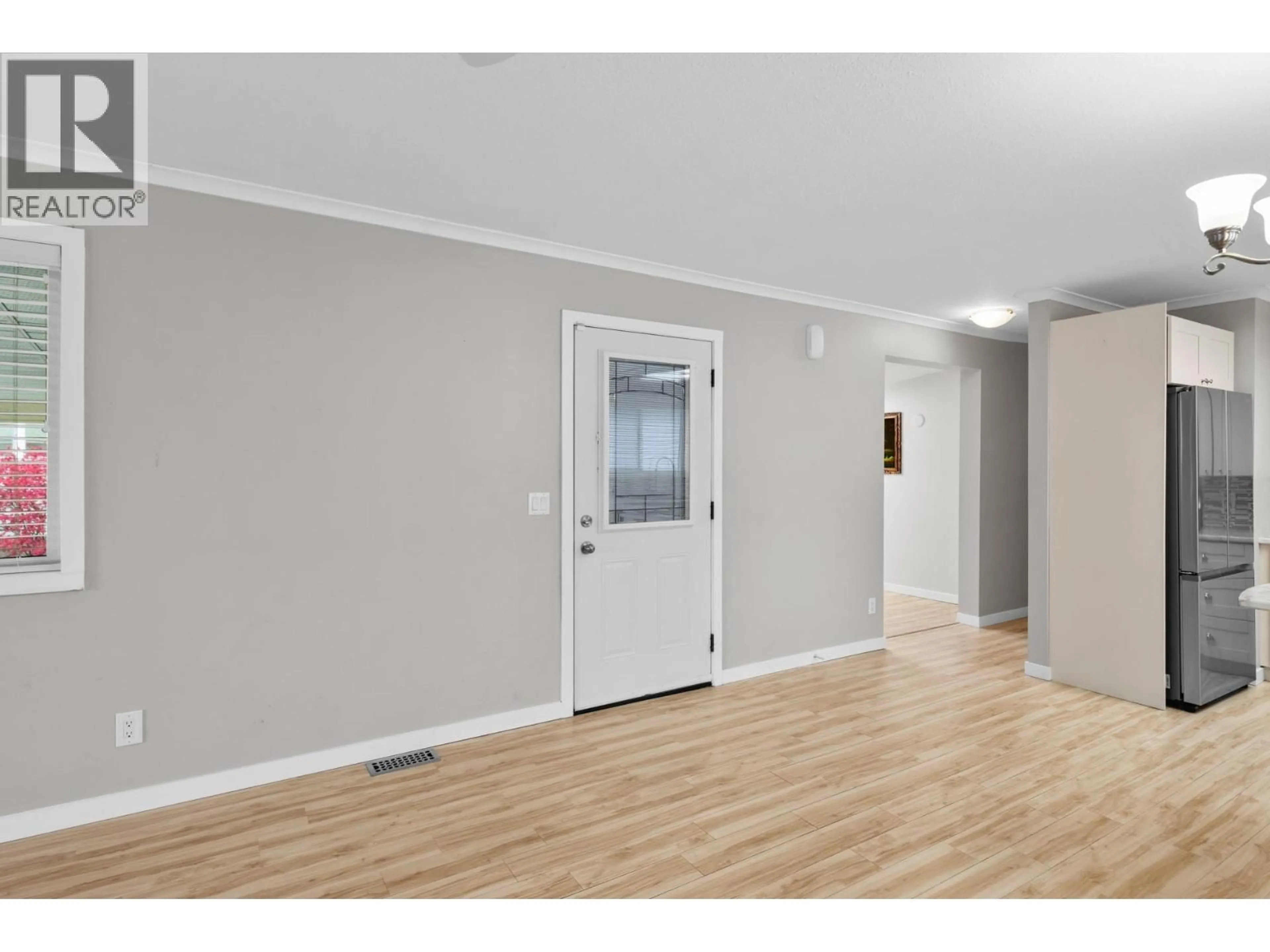 Indoor entryway for 134 - 1255 RAYMER AVENUE, Kelowna British Columbia V1W3P8