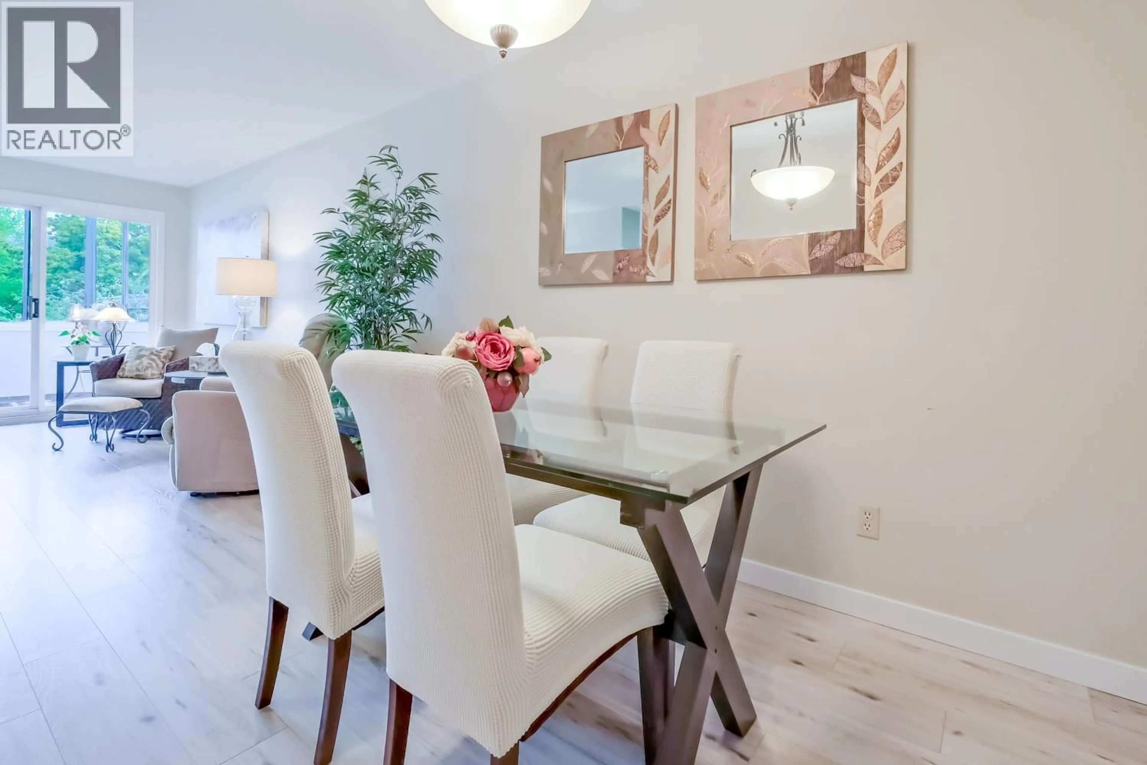 Dining room, wood/laminate floor for 209 - 1170 BROOKSIDE AVENUE, Kelowna British Columbia V1Y5T4