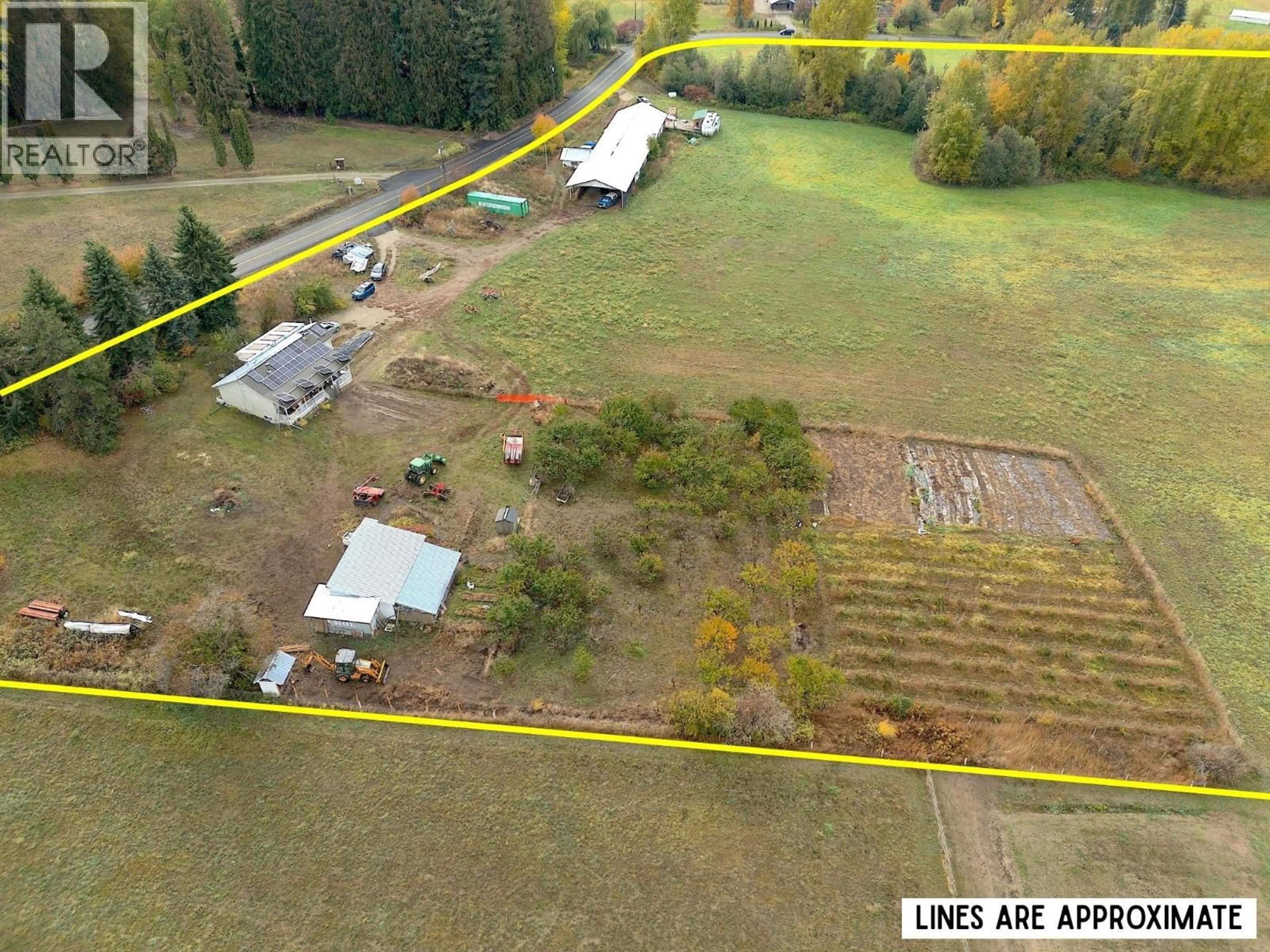 A pic from outside/outdoor area/front of a property/back of a property/a pic from drone, unknown for 1277 MOUNTAIN VIEW ROAD, Spallumcheen British Columbia V4Y0S3