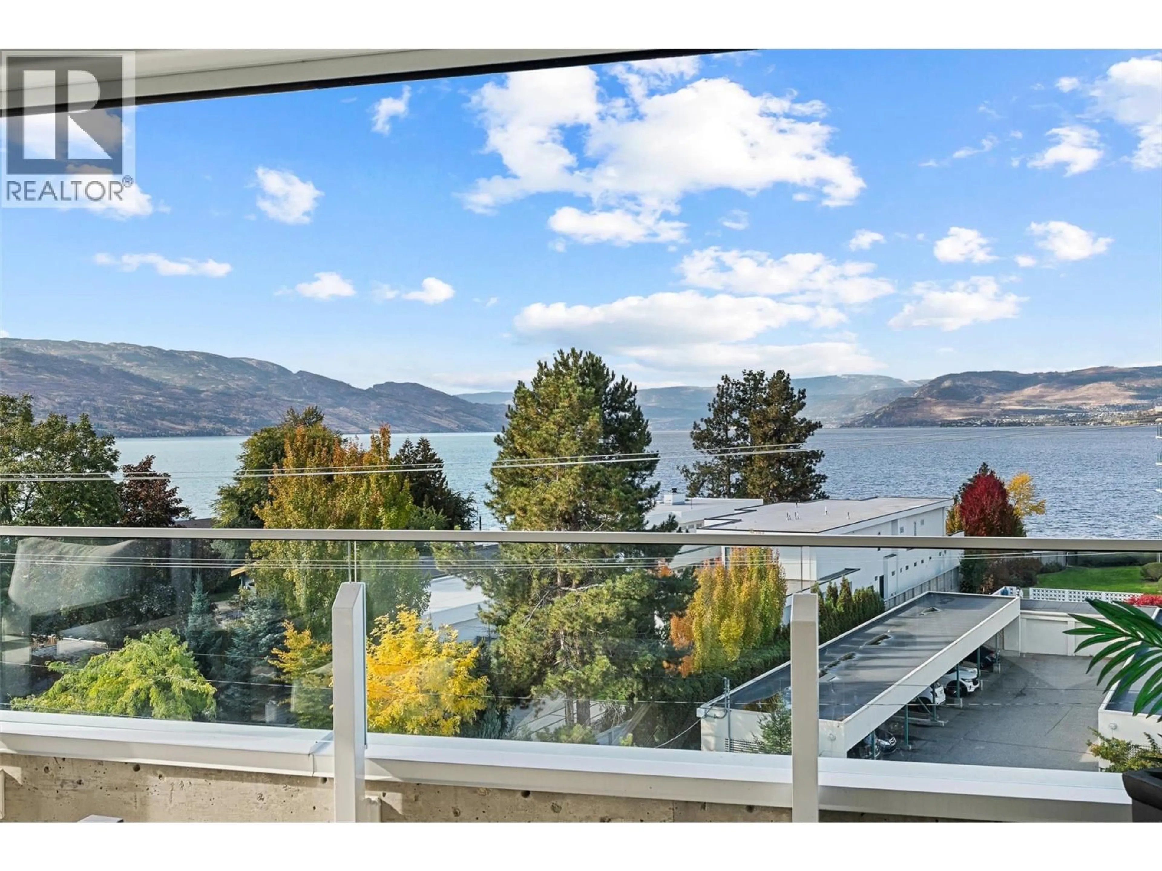 Balcony in the apartment, water/lake/river/ocean view for 402 - 4071 LAKESHORE ROAD, Kelowna British Columbia V1W1V7