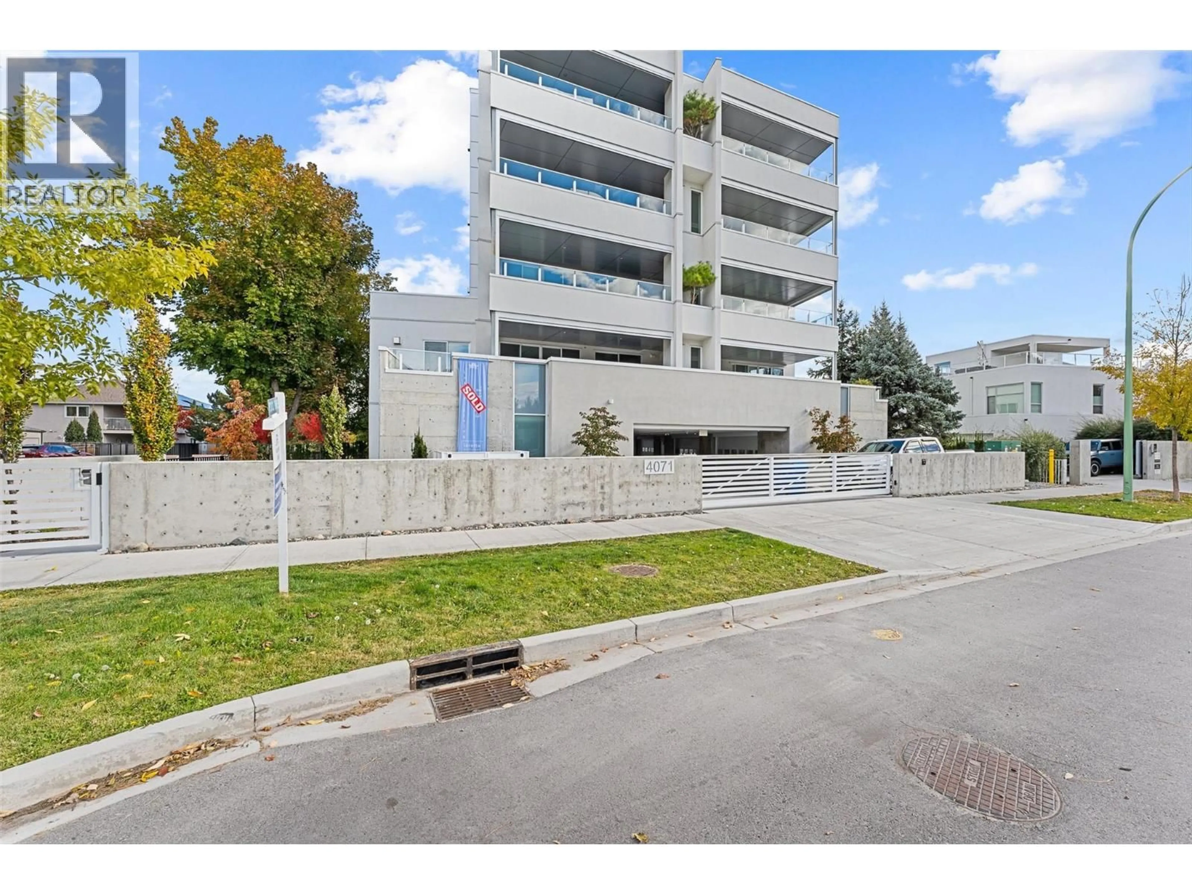 Unknown for 402 - 4071 LAKESHORE ROAD, Kelowna British Columbia V1W1V7
