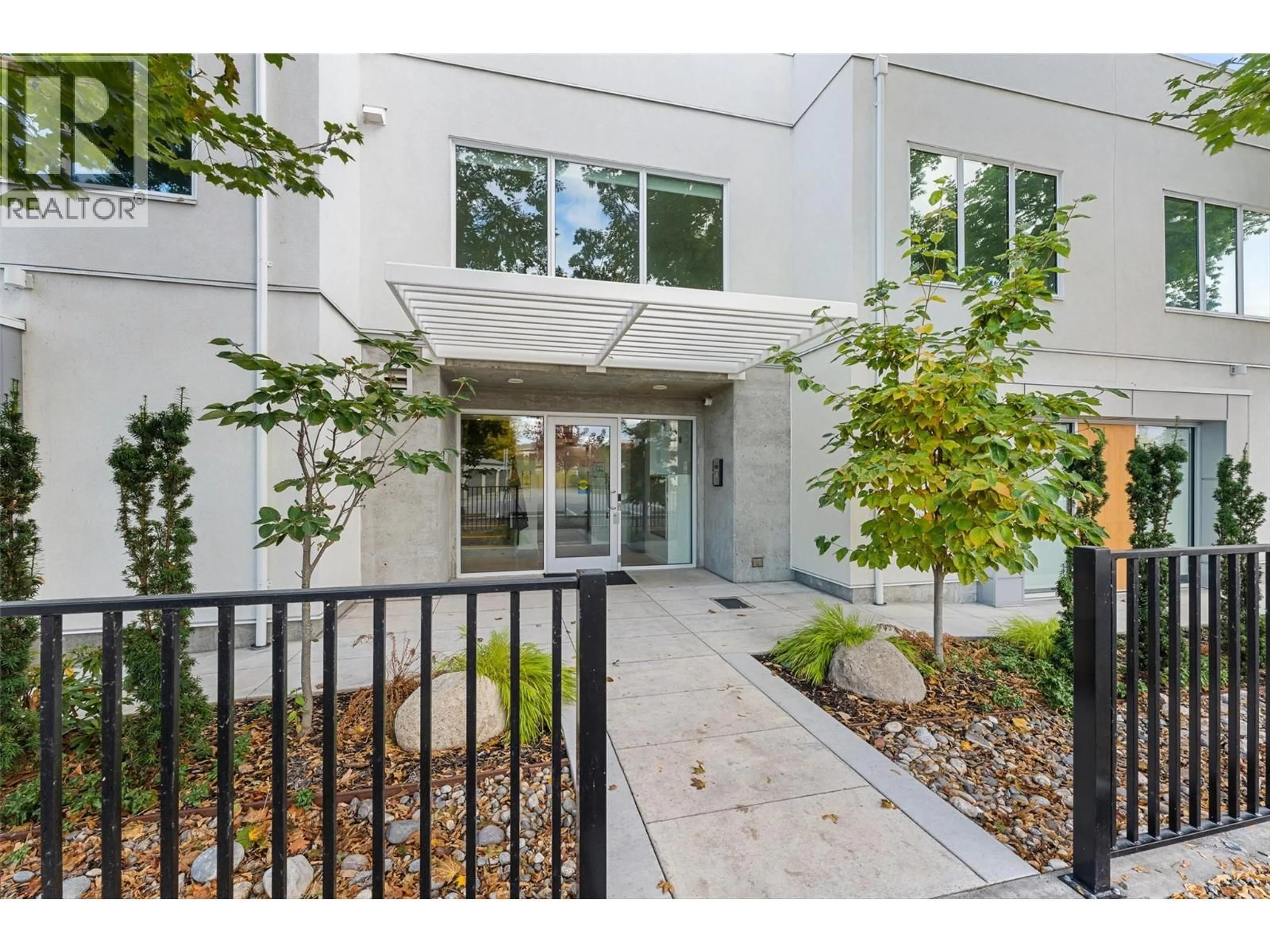 Unknown for 402 - 4071 LAKESHORE ROAD, Kelowna British Columbia V1W1V7