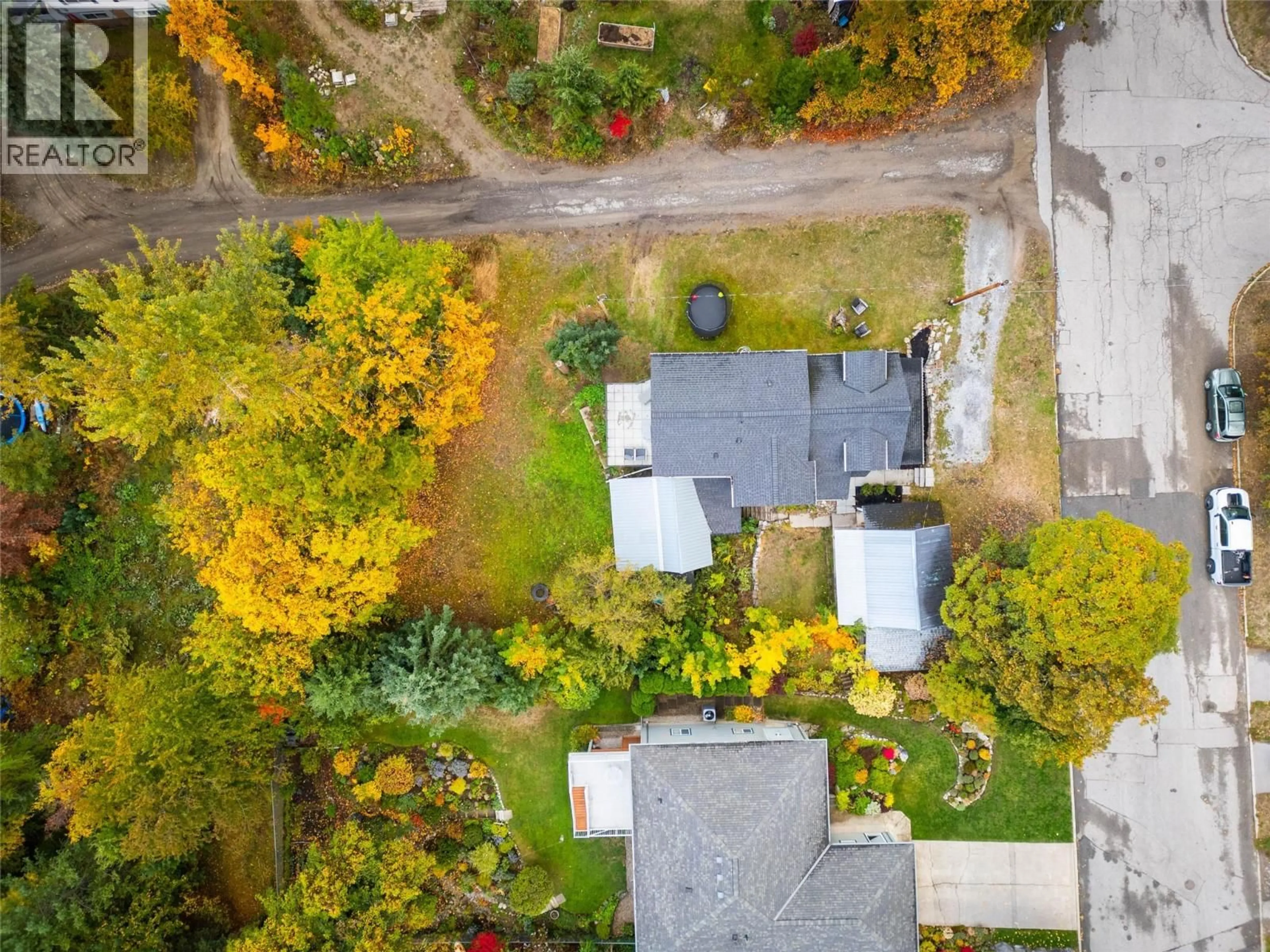 A pic from outside/outdoor area/front of a property/back of a property/a pic from drone, street for 2102 FALLS STREET, Nelson British Columbia V1L1K4