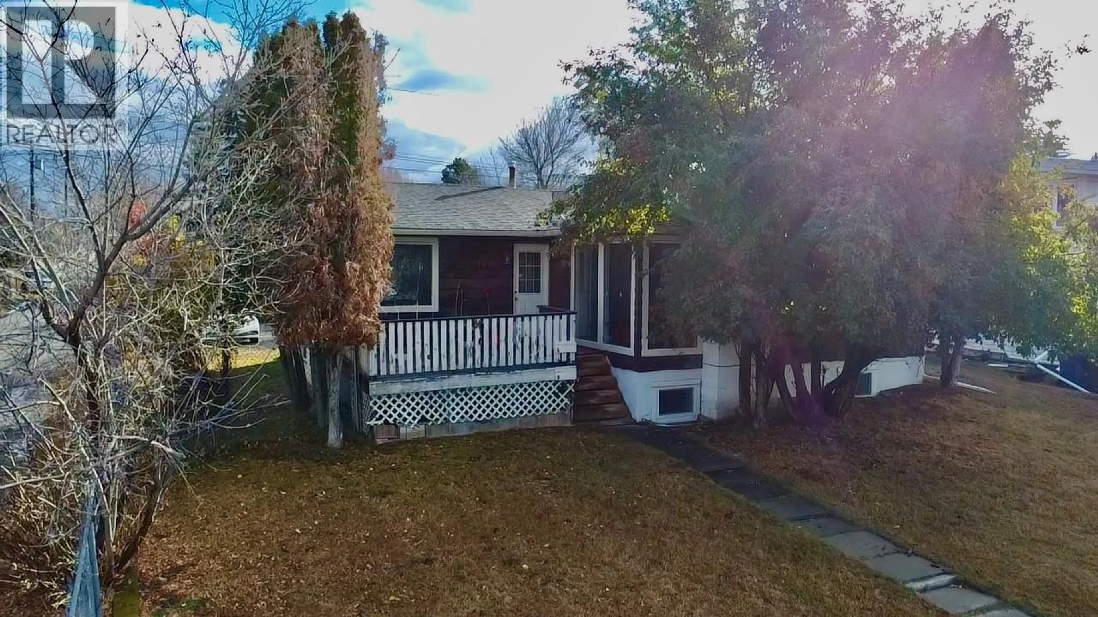 A pic from outside/outdoor area/front of a property/back of a property/a pic from drone, street for 1108 2ND AVENUE SOUTH, Cranbrook British Columbia V1C2B3