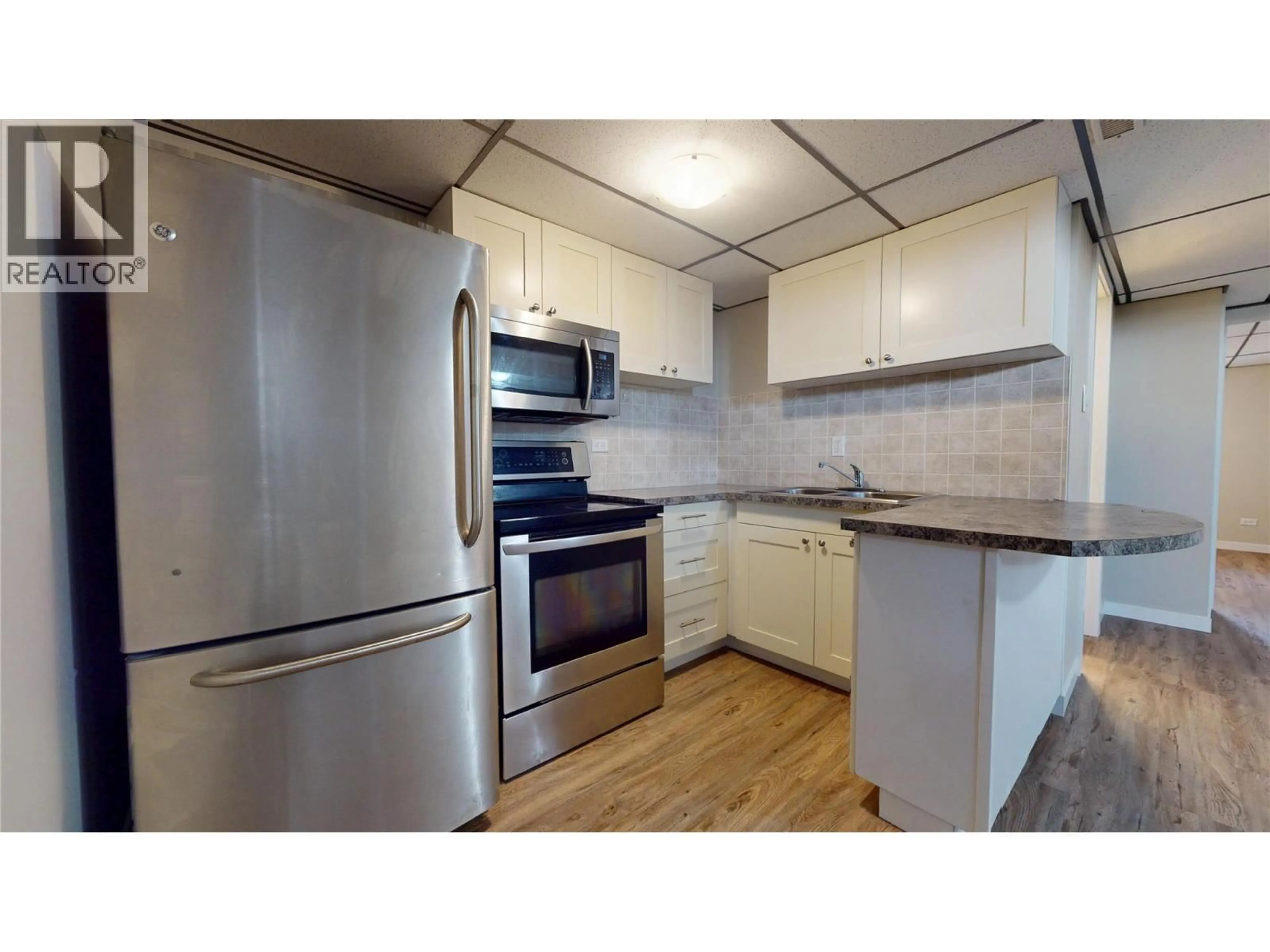 Standard kitchen, unknown for 1108 2ND AVENUE SOUTH, Cranbrook British Columbia V1C2B3