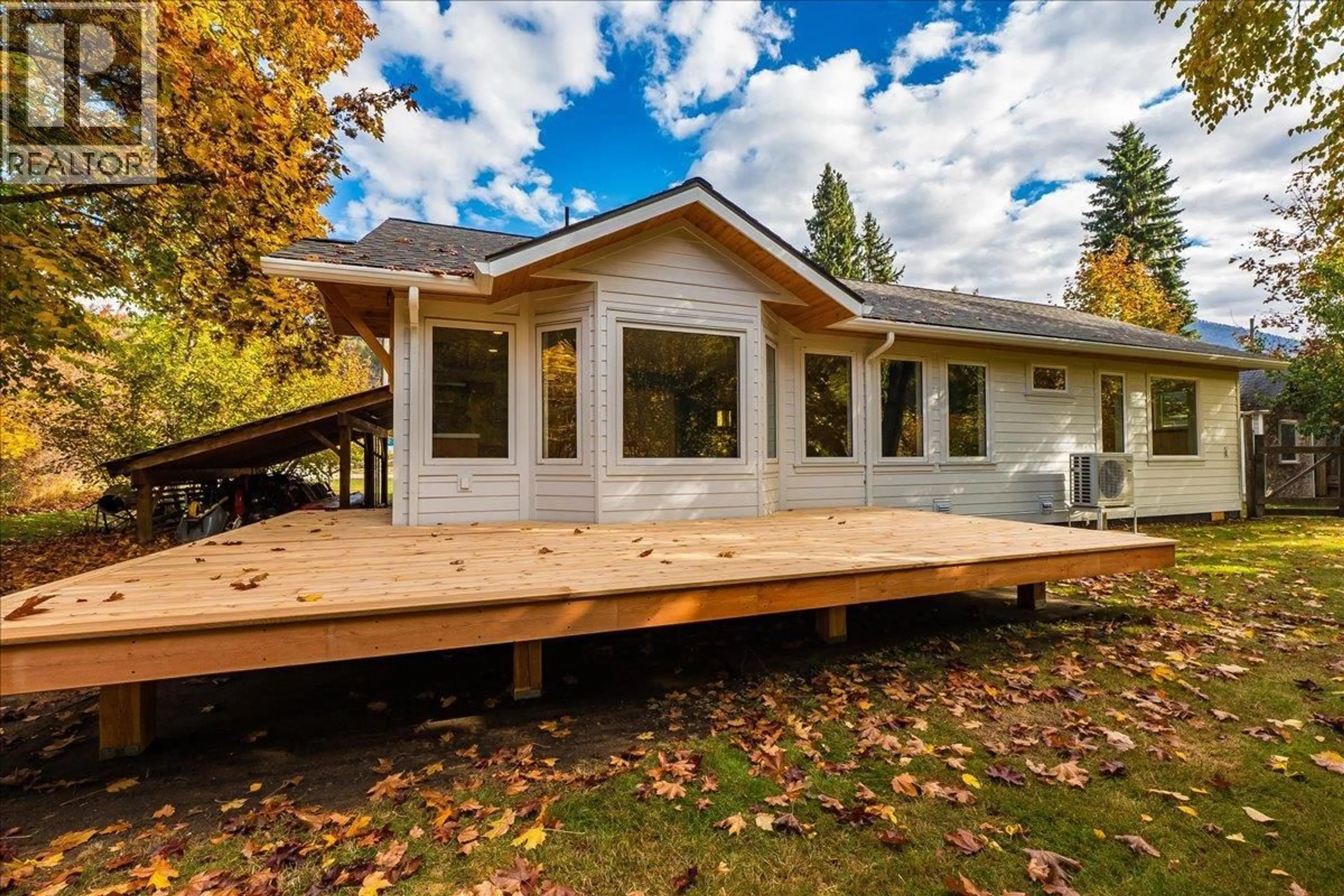 Home with vinyl exterior material, unknown for 603 MAIN STREET, Slocan British Columbia V0G2C0