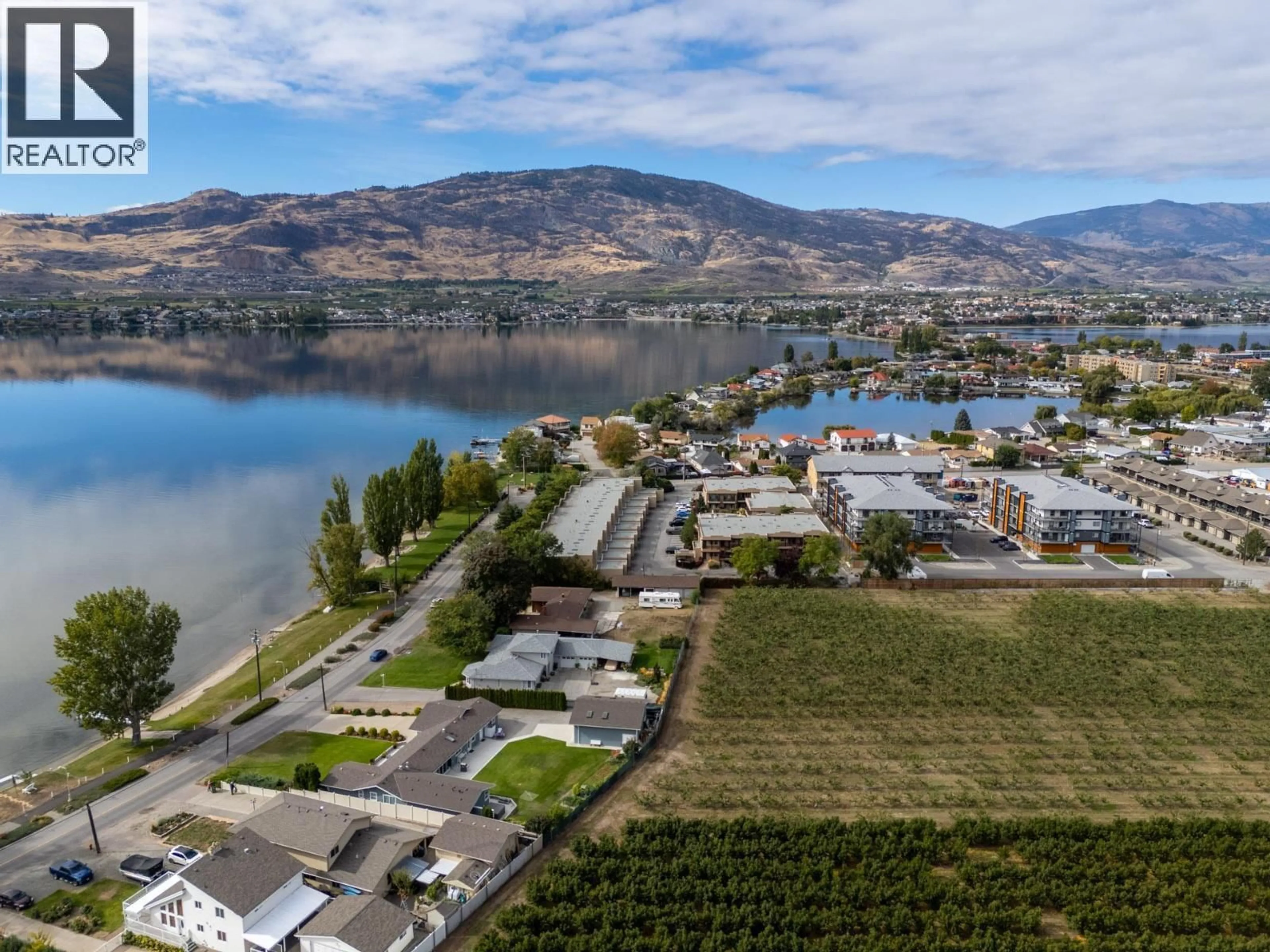 A pic from outside/outdoor area/front of a property/back of a property/a pic from drone, water/lake/river/ocean view for 205 - 5401 LAKESHORE DRIVE, Osoyoos British Columbia V0H1V6