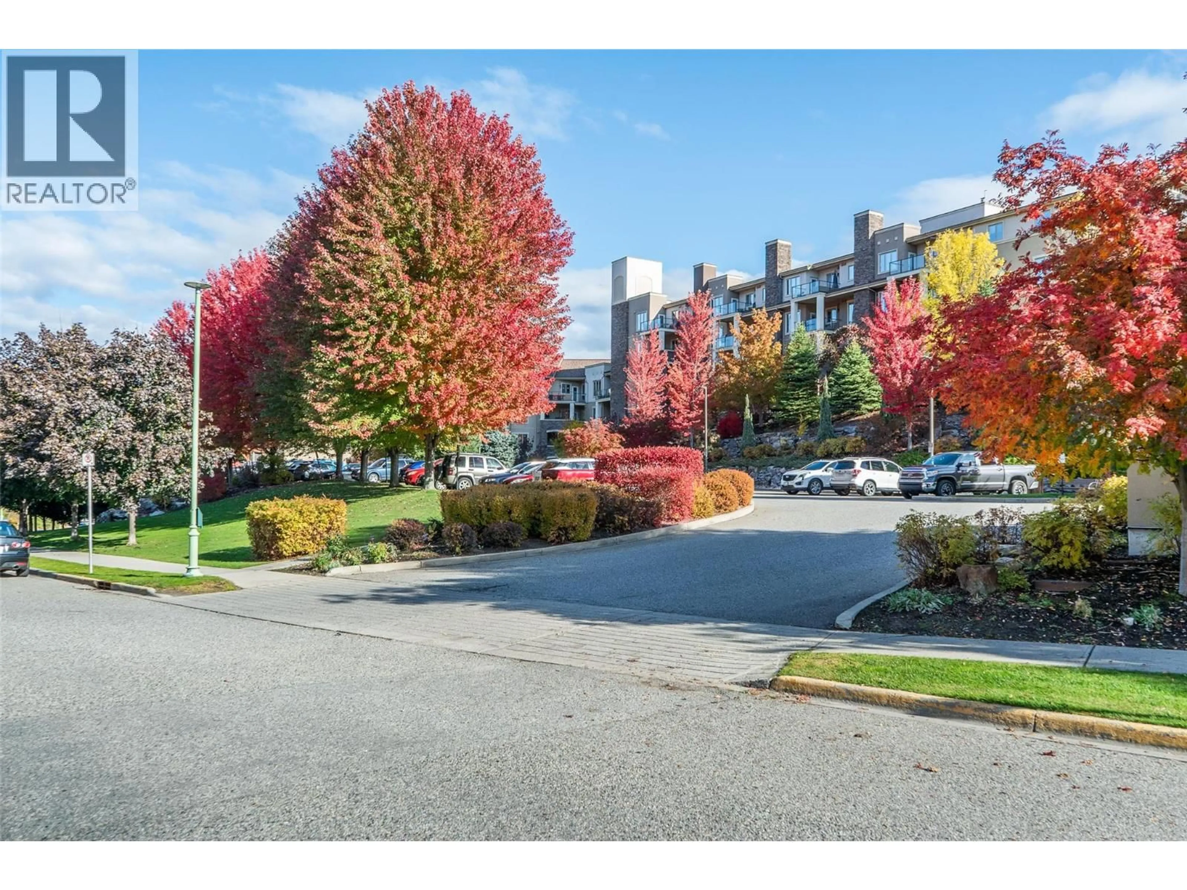 A pic from outside/outdoor area/front of a property/back of a property/a pic from drone, street for 1514 - 1875 COUNTRY CLUB DRIVE, Kelowna British Columbia V1V2W7