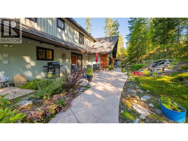 134 RIONDEL ROAD, Kootenay Bay 2
