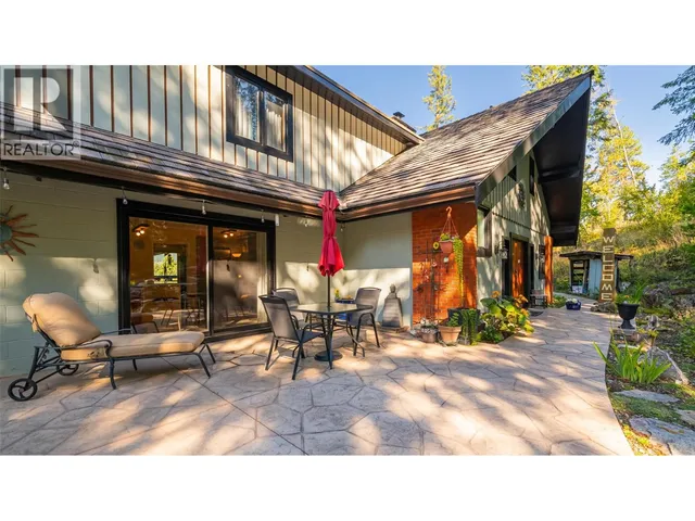 134 RIONDEL ROAD, Kootenay Bay 4