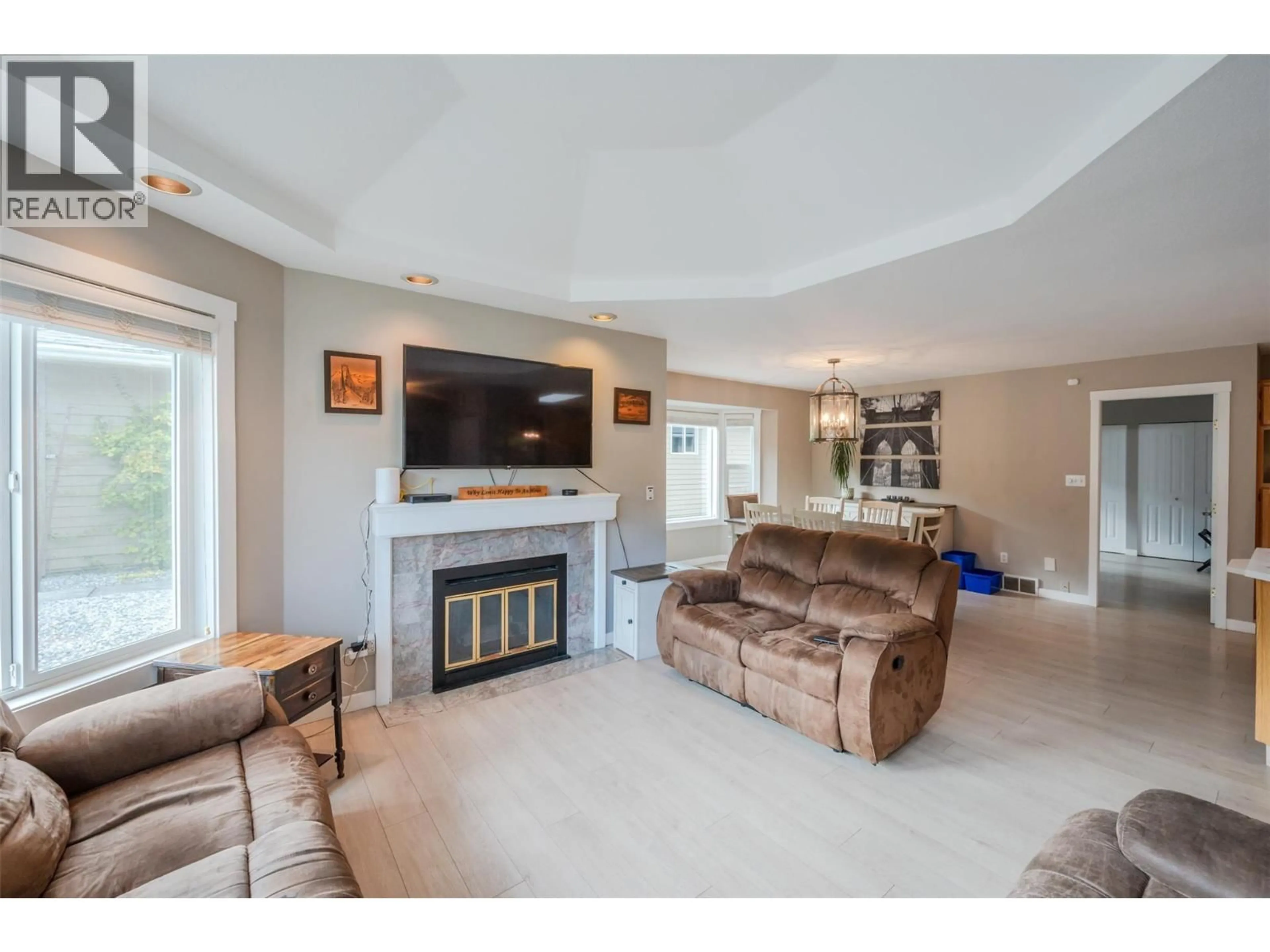 Living room with furniture, unknown for 138 EVERGREEN CRESCENT, Penticton British Columbia V2A7Y5