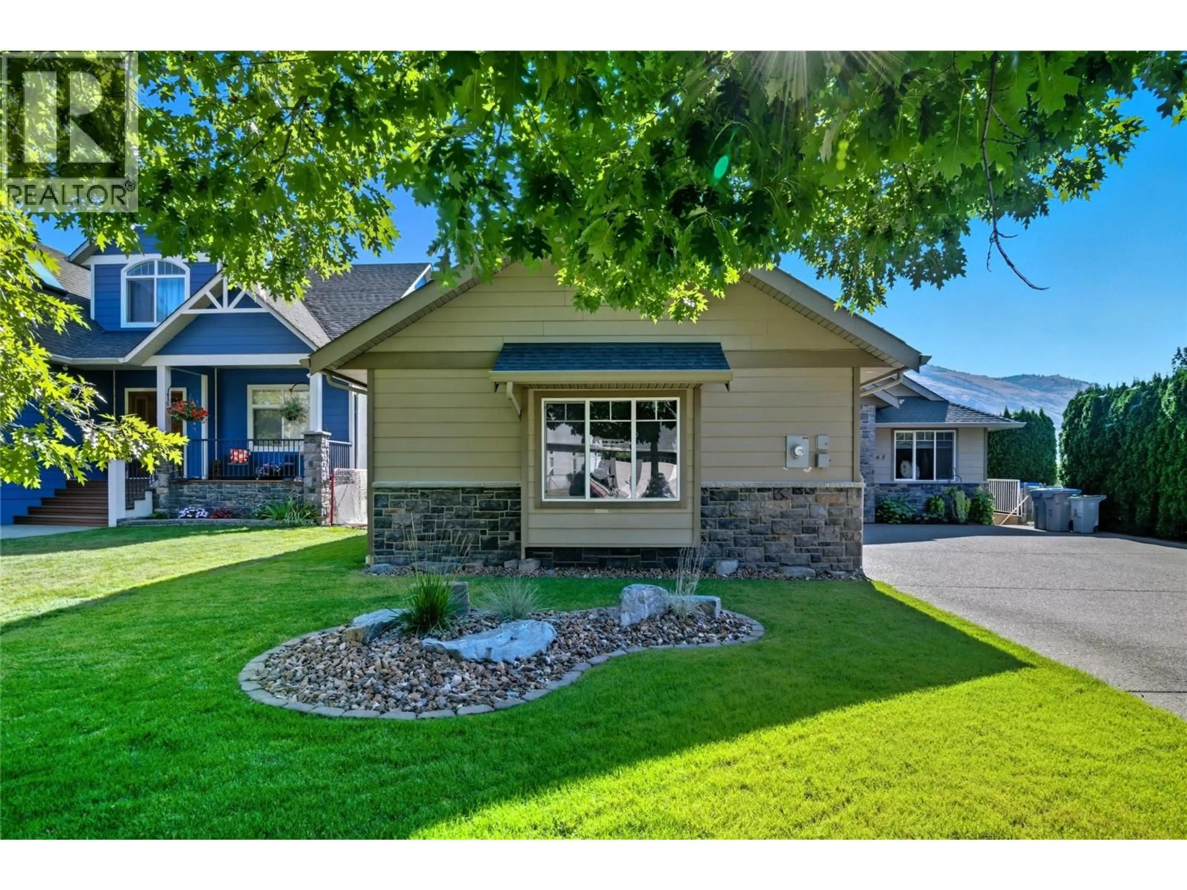 Home with vinyl exterior material, unknown for 565 MCCURRACH PLACE, Kamloops British Columbia V2B8R1