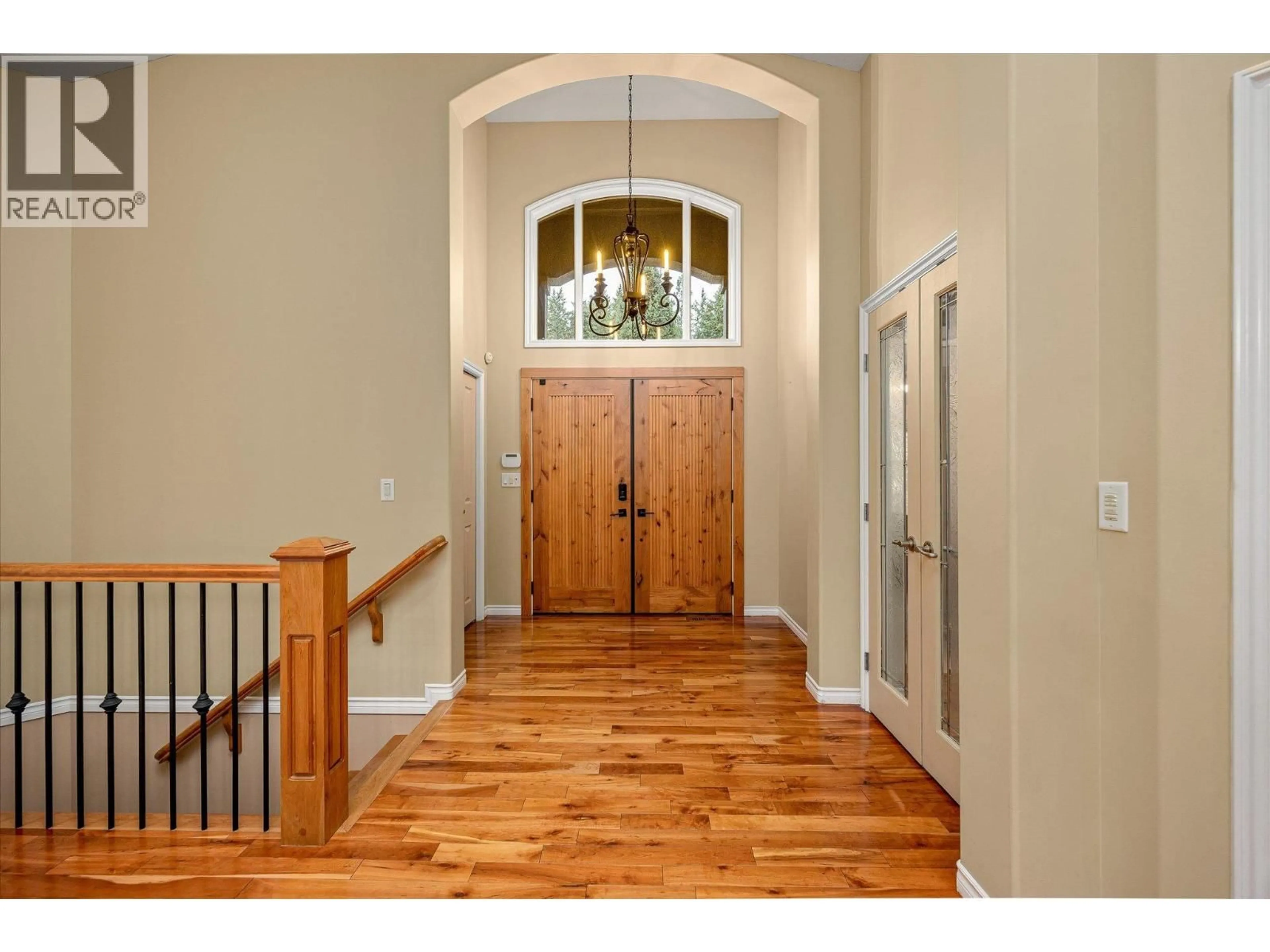 Indoor entryway for 3929 GALLAGHERS CIRCLE, Kelowna British Columbia V1W3Z9