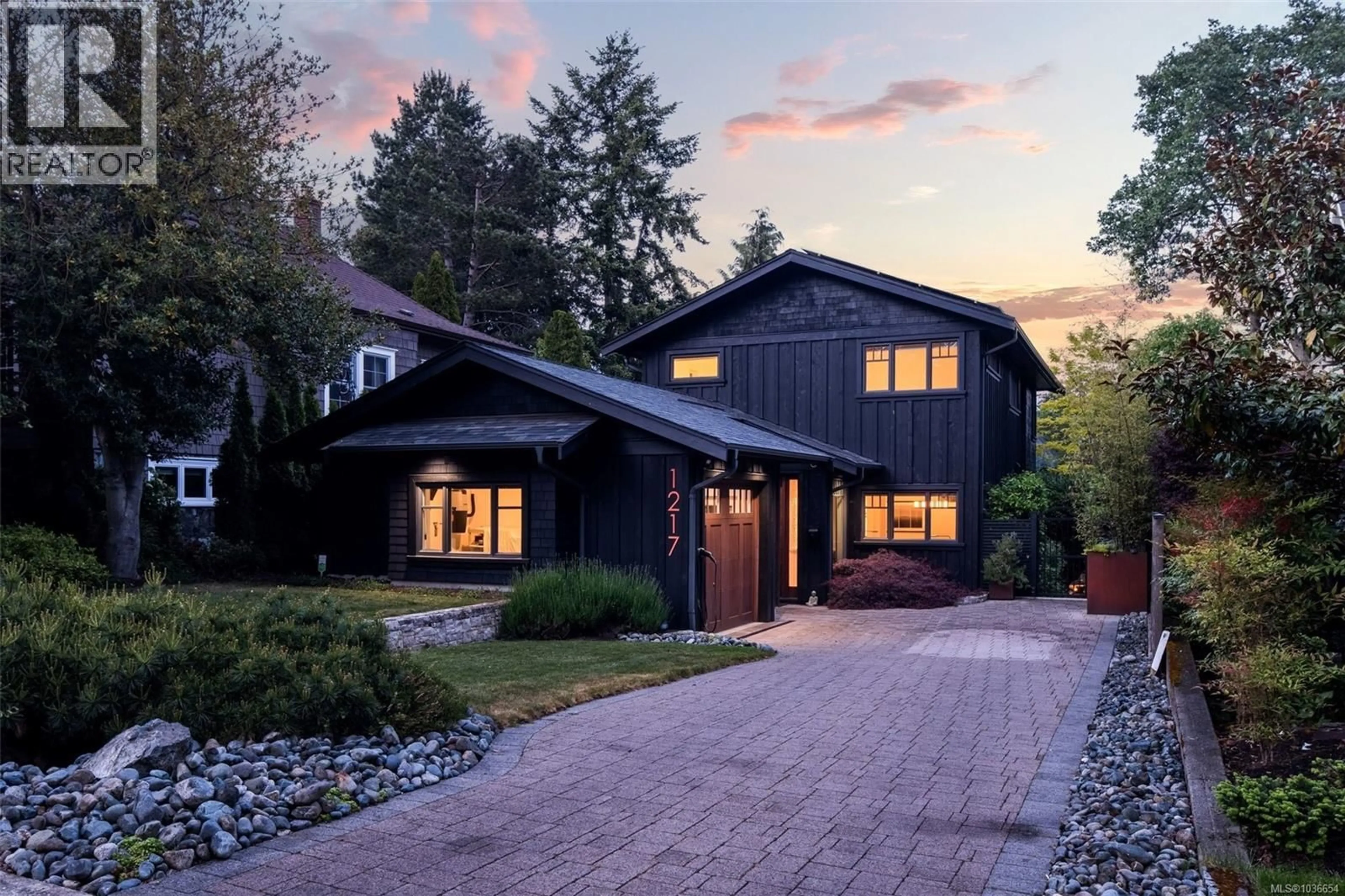 Home with brick exterior material, street for 1217 HEWLETT PLACE, Oak Bay British Columbia V8S4P6