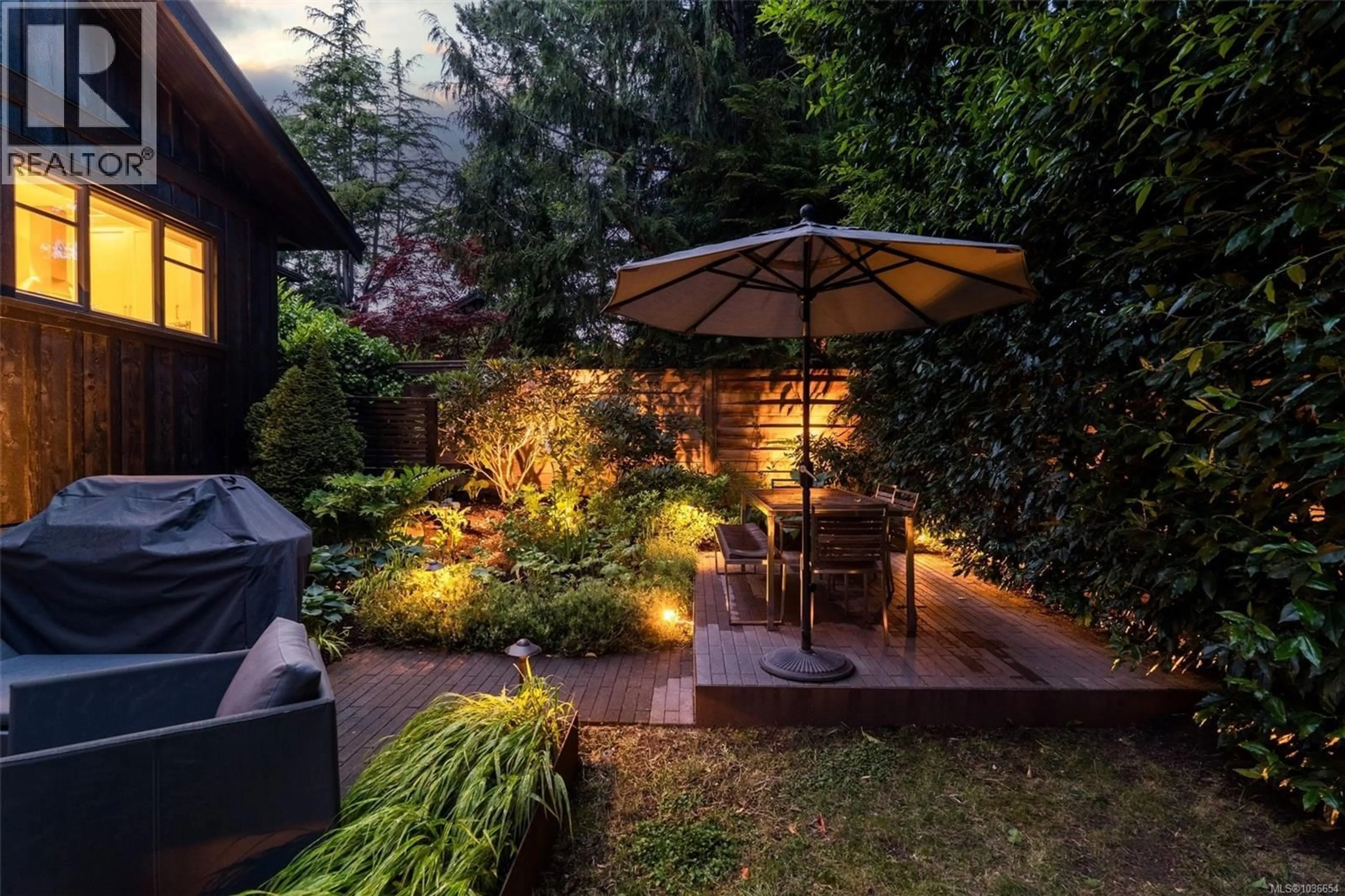 Patio, street for 1217 HEWLETT PLACE, Oak Bay British Columbia V8S4P6