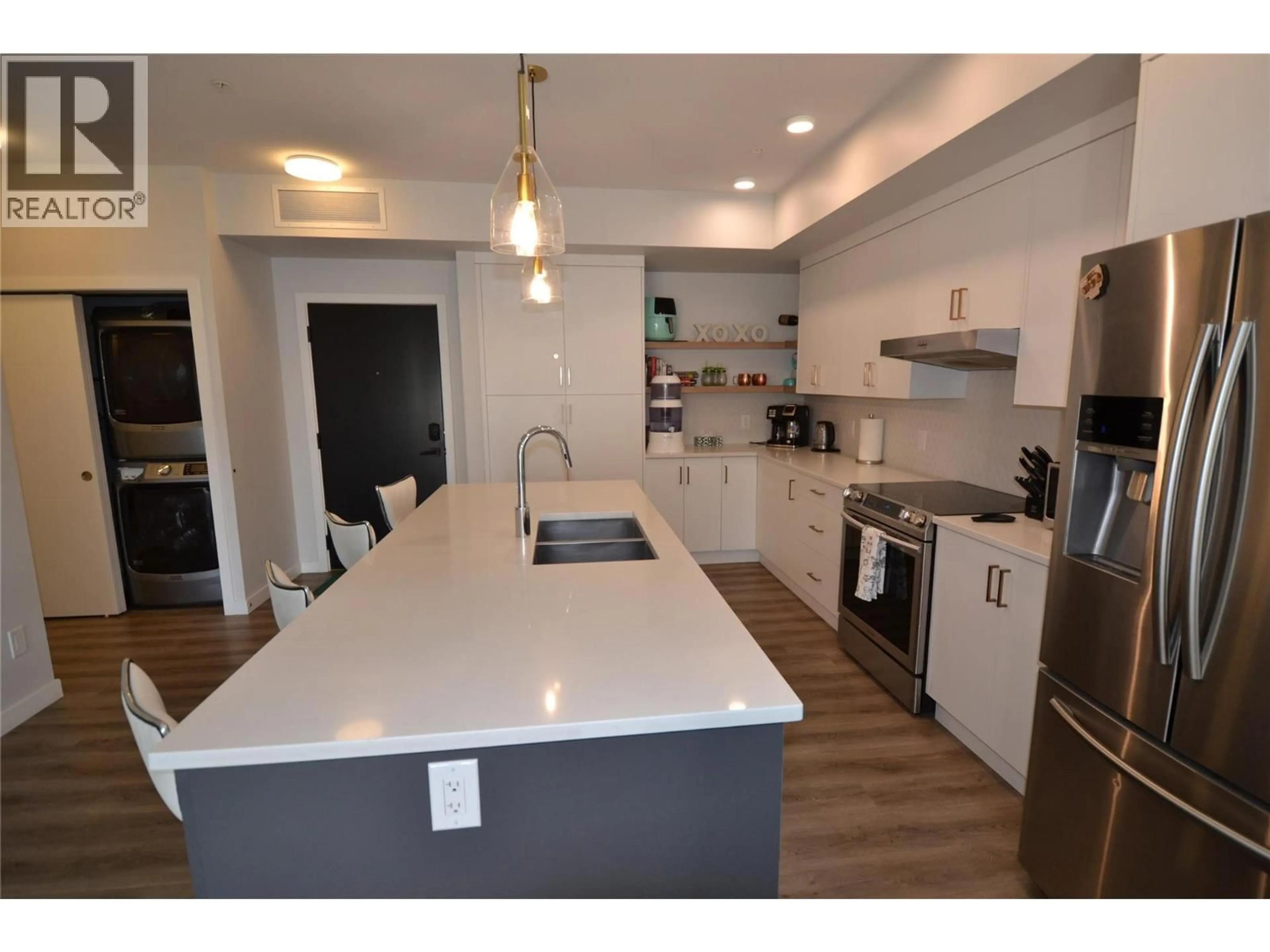 Open concept kitchen, unknown for 209 - 1215 ST PAUL STREET, Kelowna British Columbia V1Y2C7