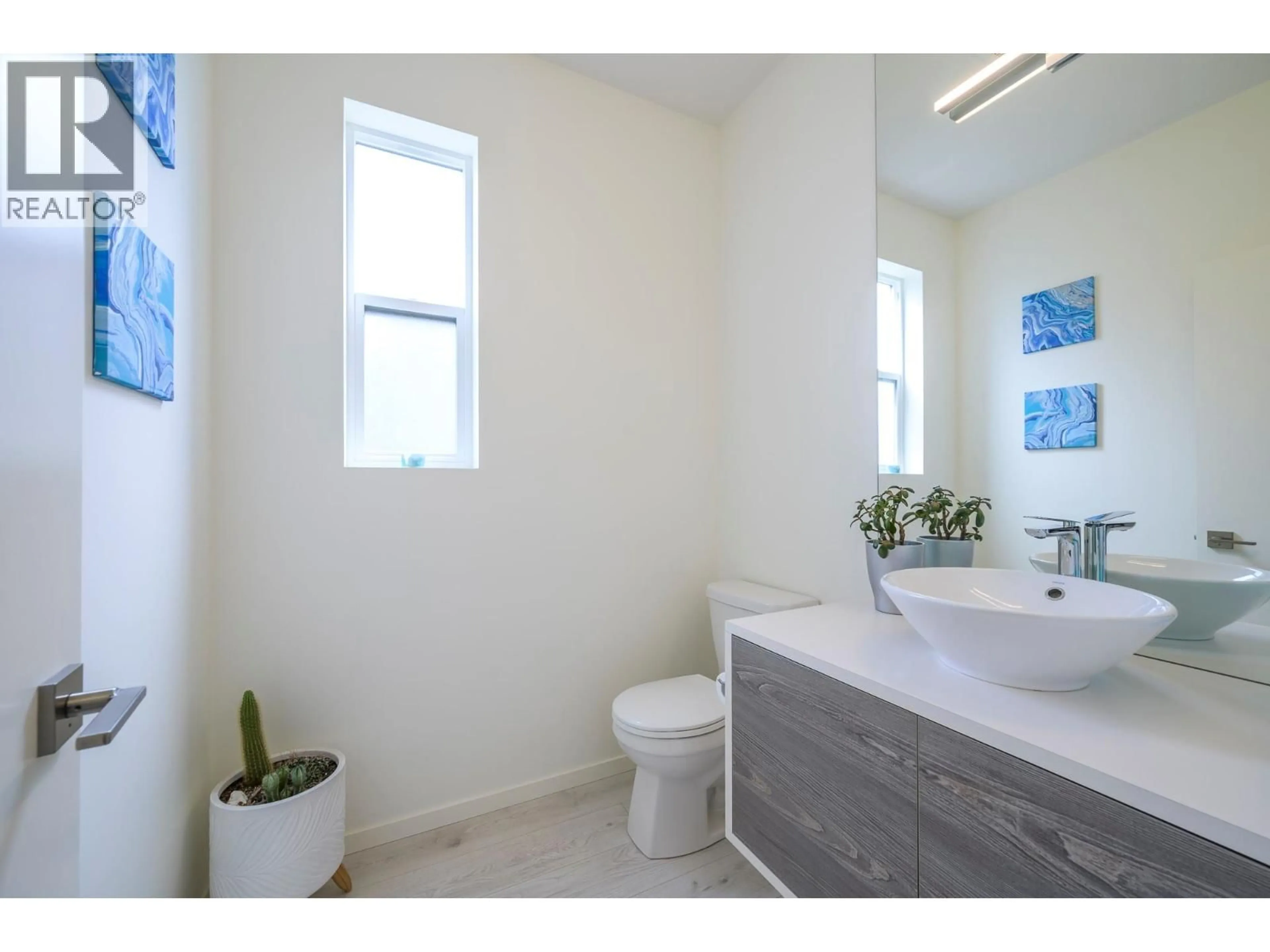 Standard bathroom, ceramic/tile floor for 1358 ROCKCRESS DRIVE, Kamloops British Columbia V2E0B4