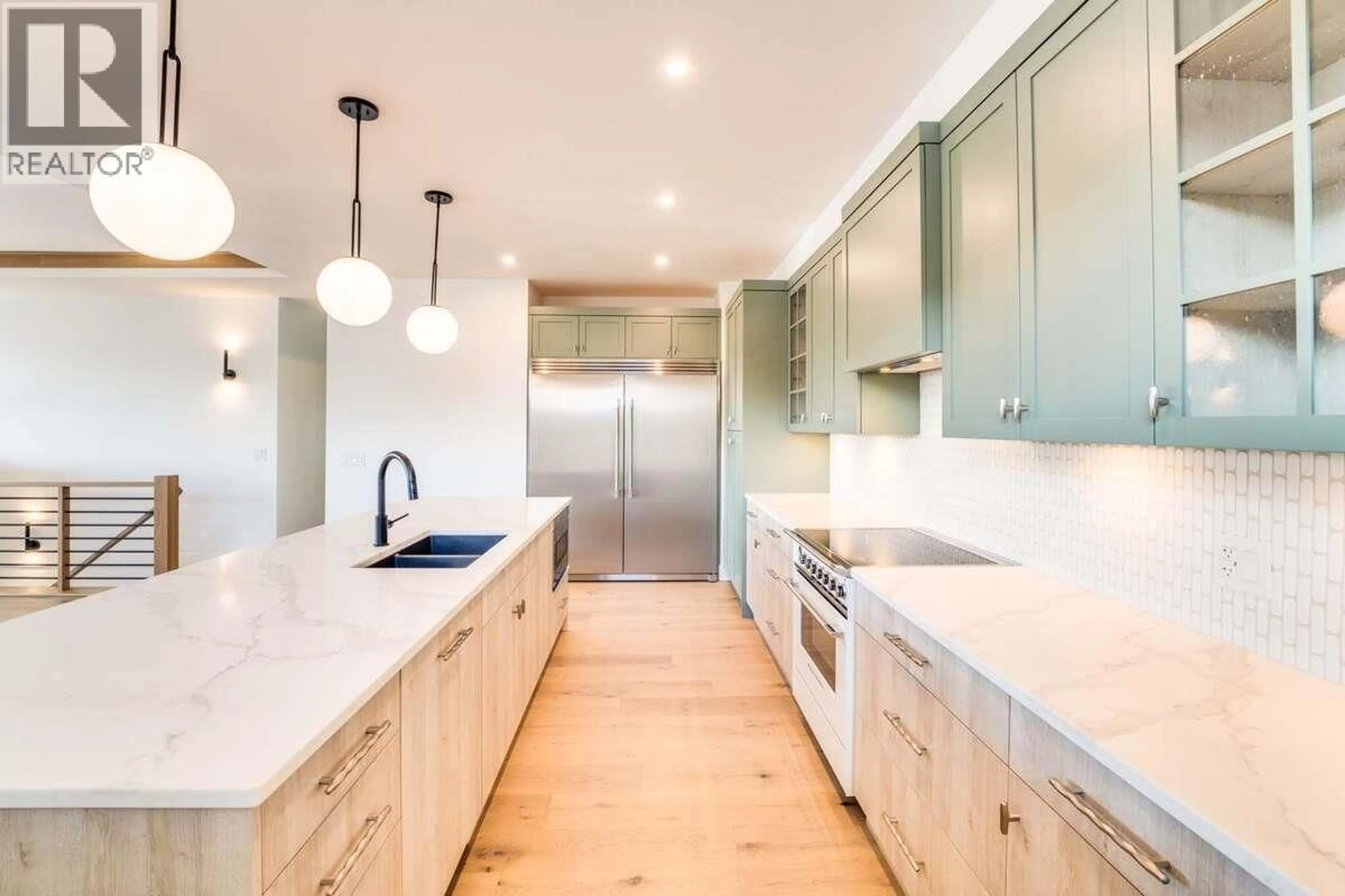 Contemporary kitchen, unknown for 278 SUMMER WOOD DRIVE, Kelowna British Columbia V1V3C6