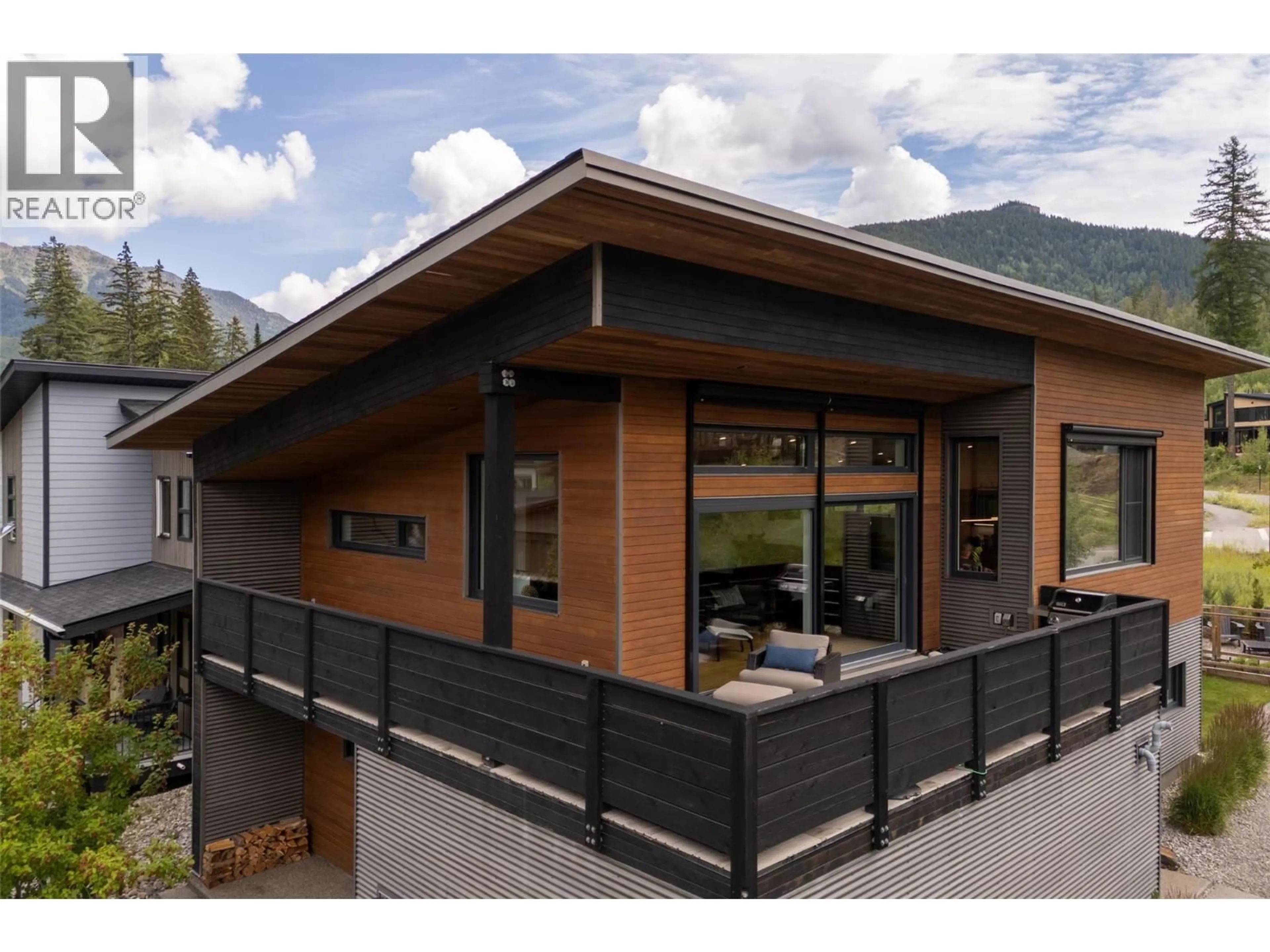Home with vinyl exterior material, mountain view for 2 PIEDMONT DRIVE, Fernie British Columbia V0B1M4