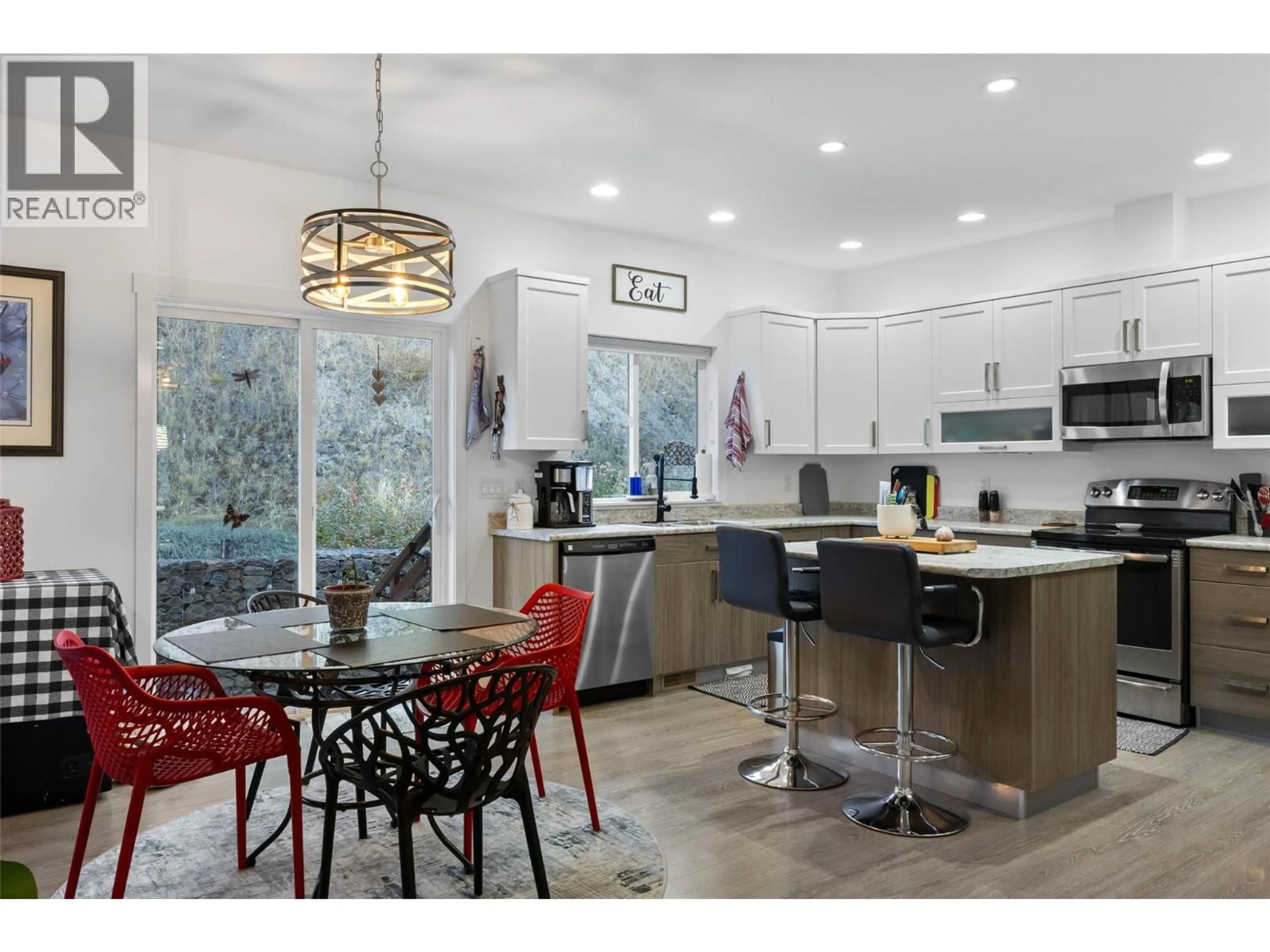 Open concept kitchen, unknown for 1747 GALORE PLACE, Kamloops British Columbia V2E0A7