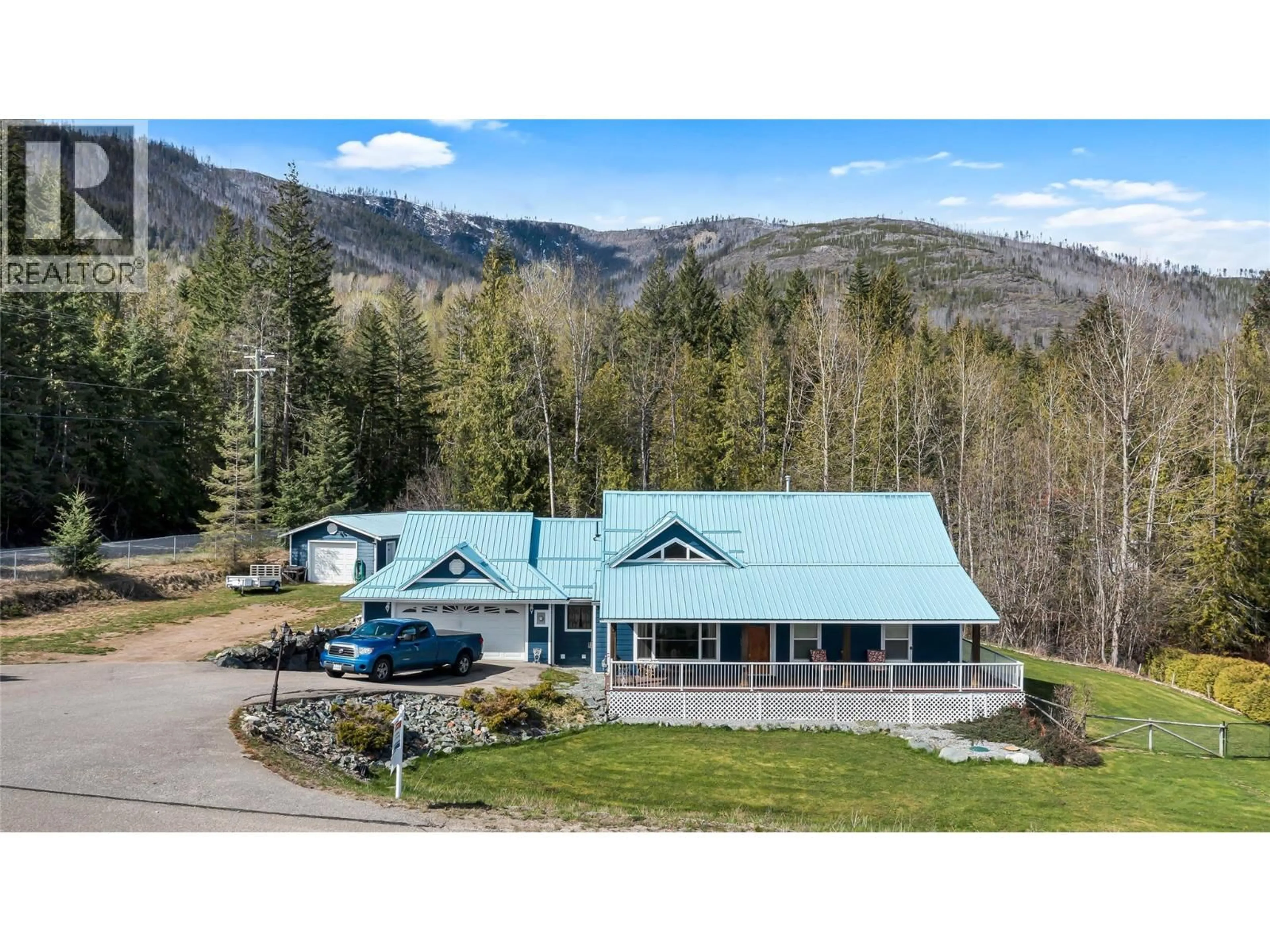 A pic from outside/outdoor area/front of a property/back of a property/a pic from drone, mountain view for 2104 COUNTRY WOODS ROAD, Sorrento British Columbia V0E2W1