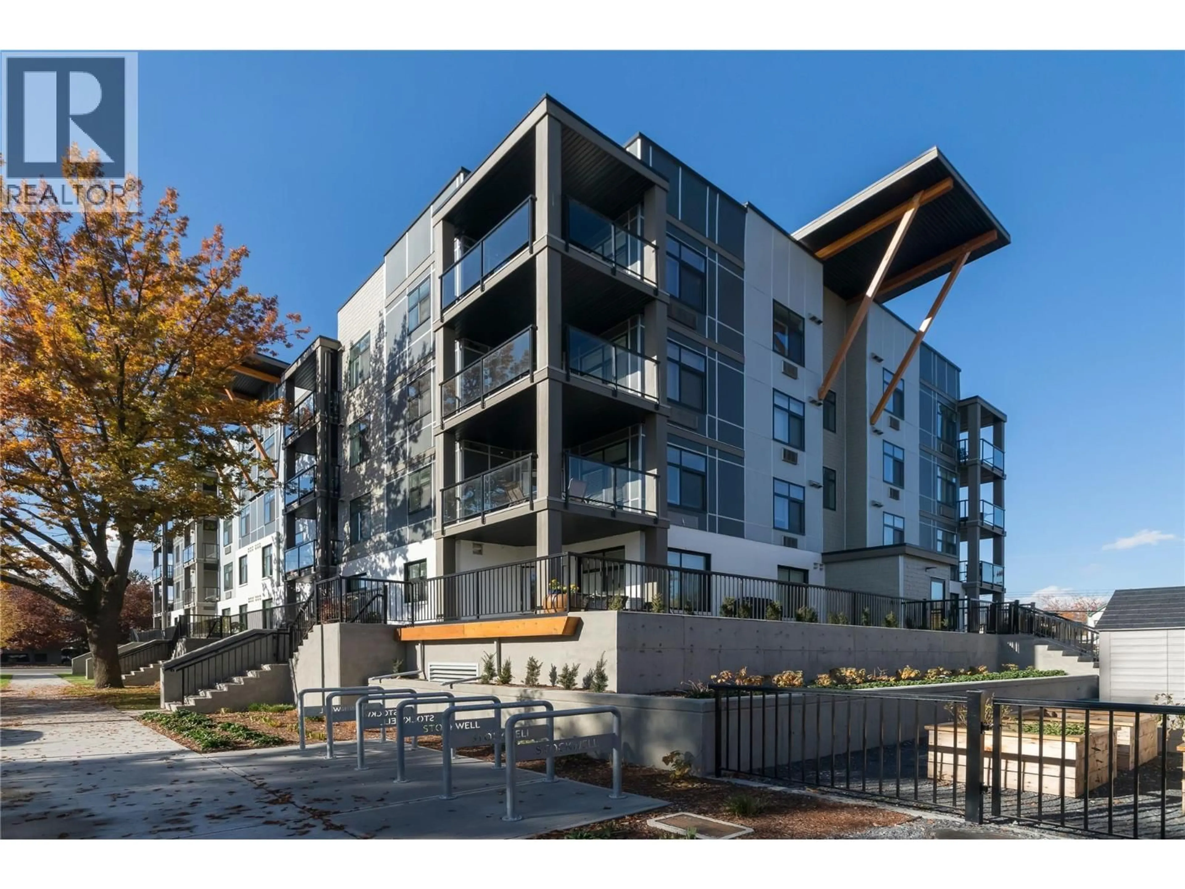 A pic from outside/outdoor area/front of a property/back of a property/a pic from drone, unknown for 305 - 710 STOCKWELL AVENUE, Kelowna British Columbia V1Y6V9