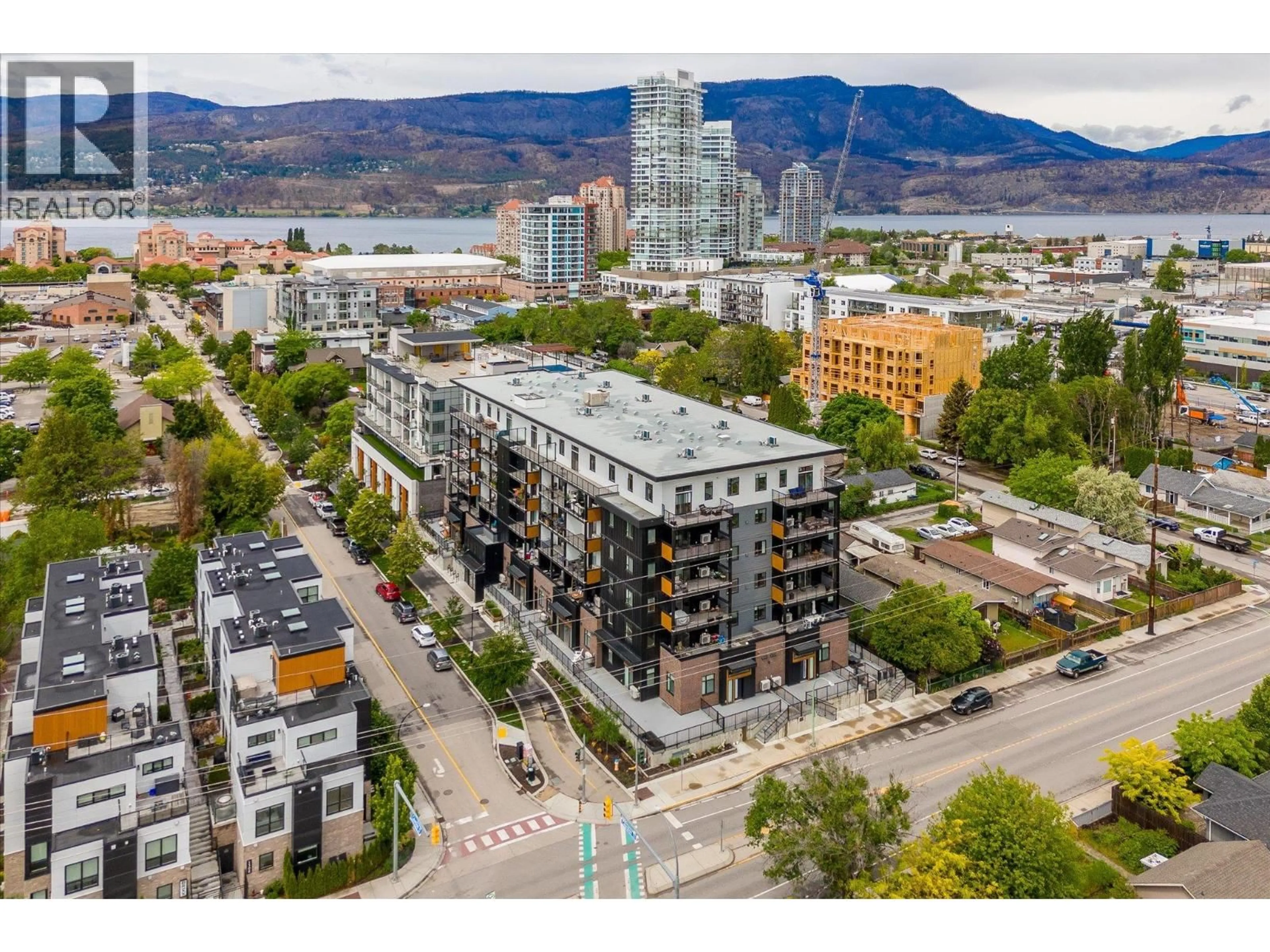 A pic from outside/outdoor area/front of a property/back of a property/a pic from drone, city buildings view from balcony for 313 - 660 CAWSTON AVENUE, Kelowna British Columbia V1Y6Z4